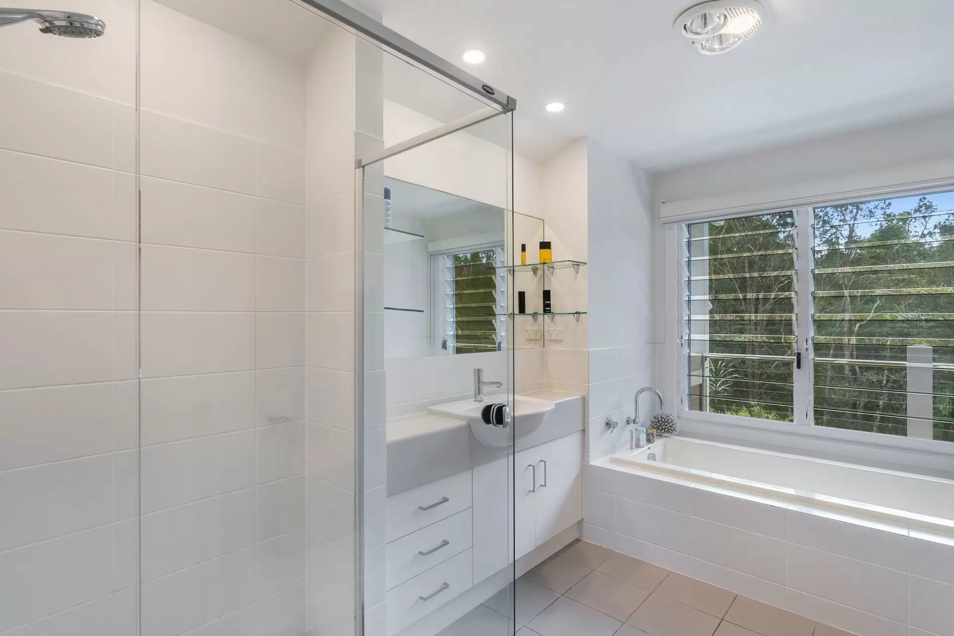 26 Mia Court, Ocean Shores Sold by Byron Bay Sotheby's International Realty - image 1