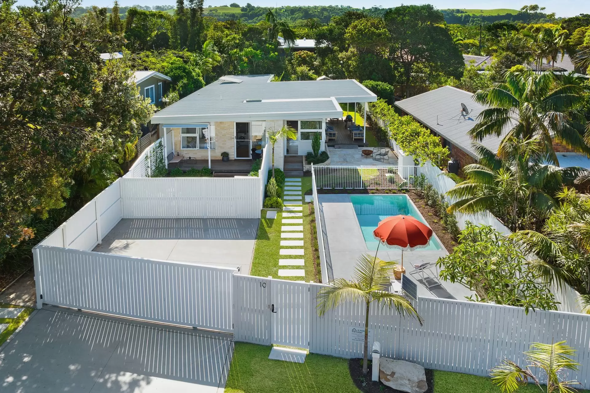 10 Brandon Street, Suffolk Park Sold by Byron Bay Sotheby's International Realty - image 1