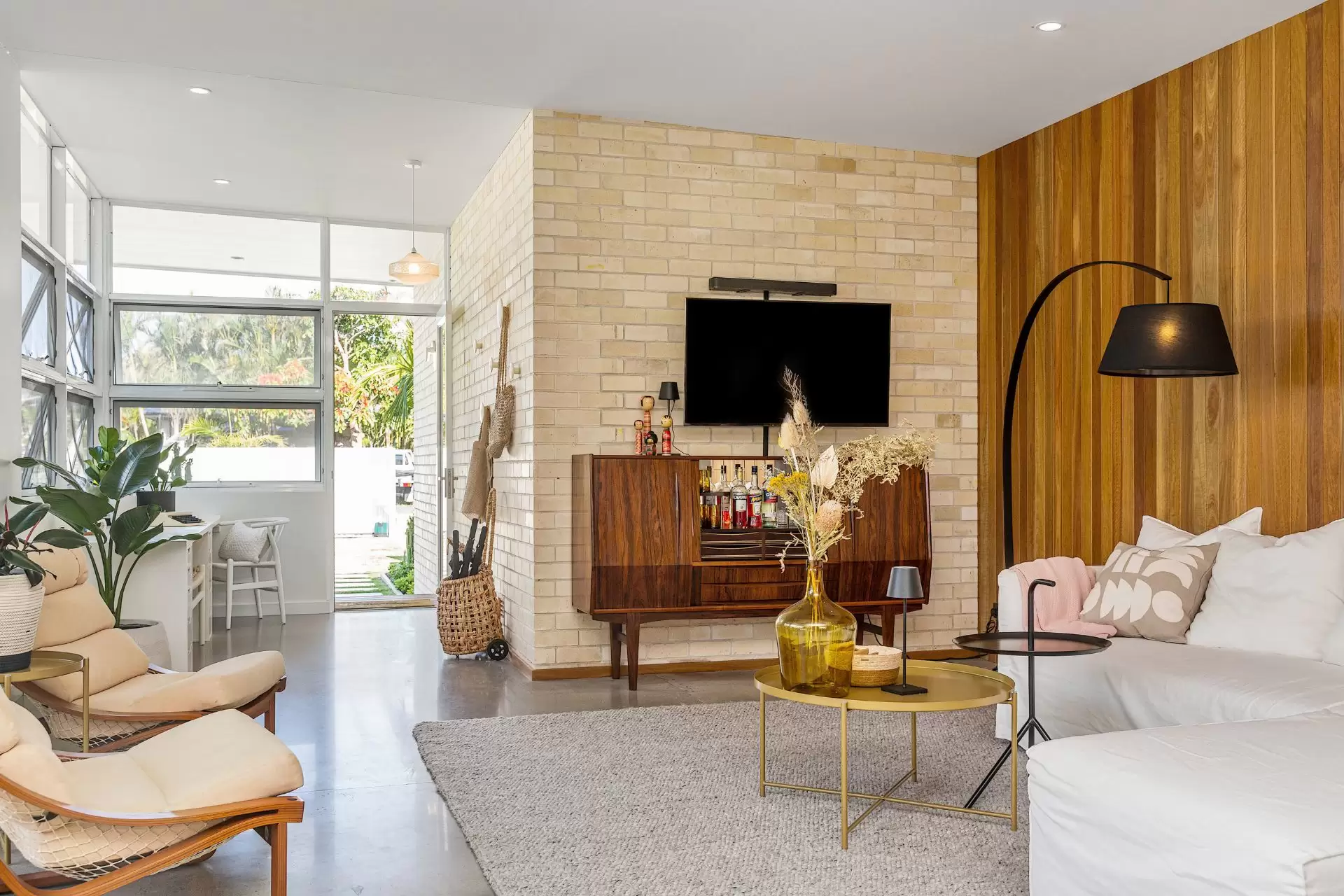 10 Brandon Street, Suffolk Park Sold by Byron Bay Sotheby's International Realty - image 1