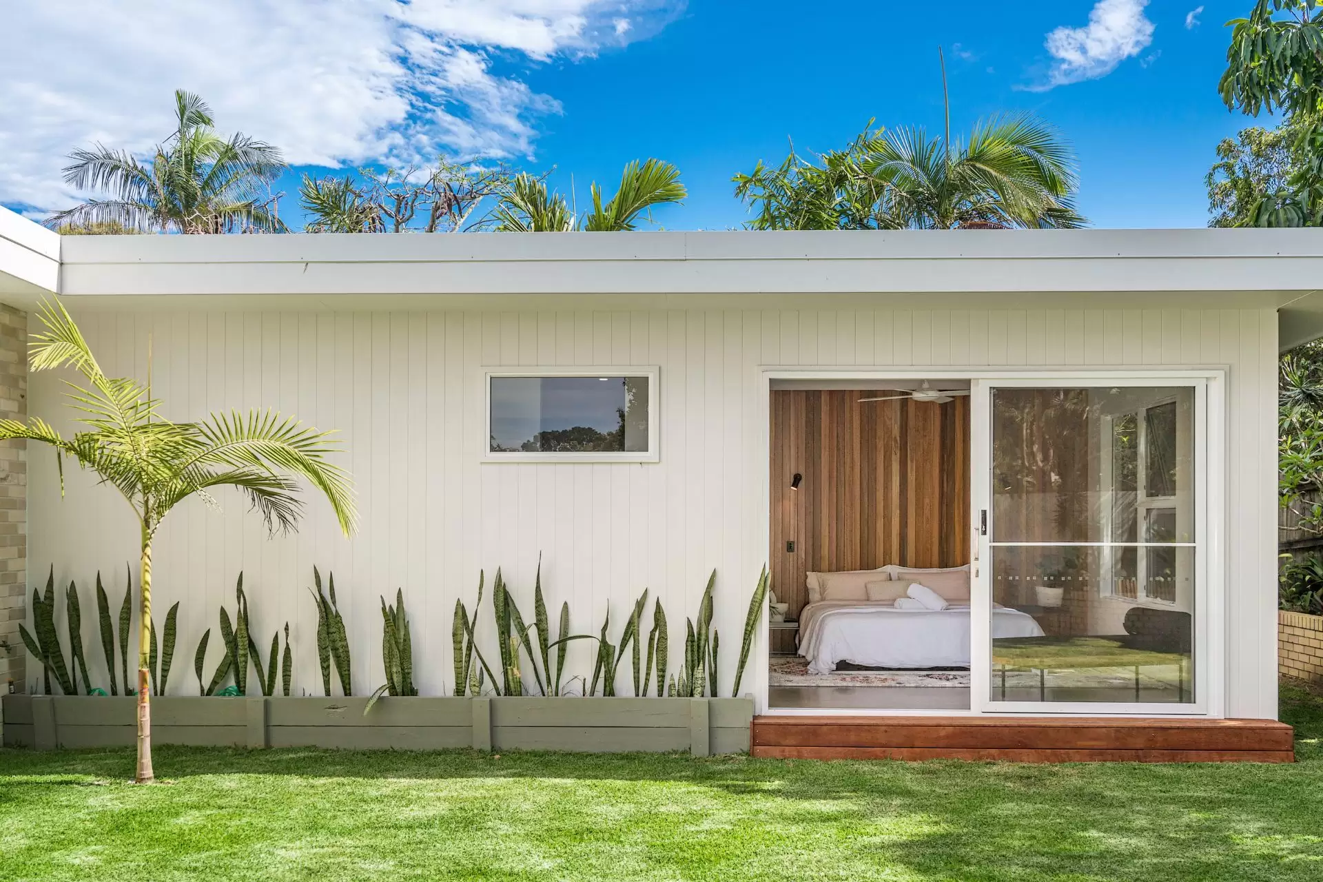 10 Brandon Street, Suffolk Park Sold by Byron Bay Sotheby's International Realty - image 1
