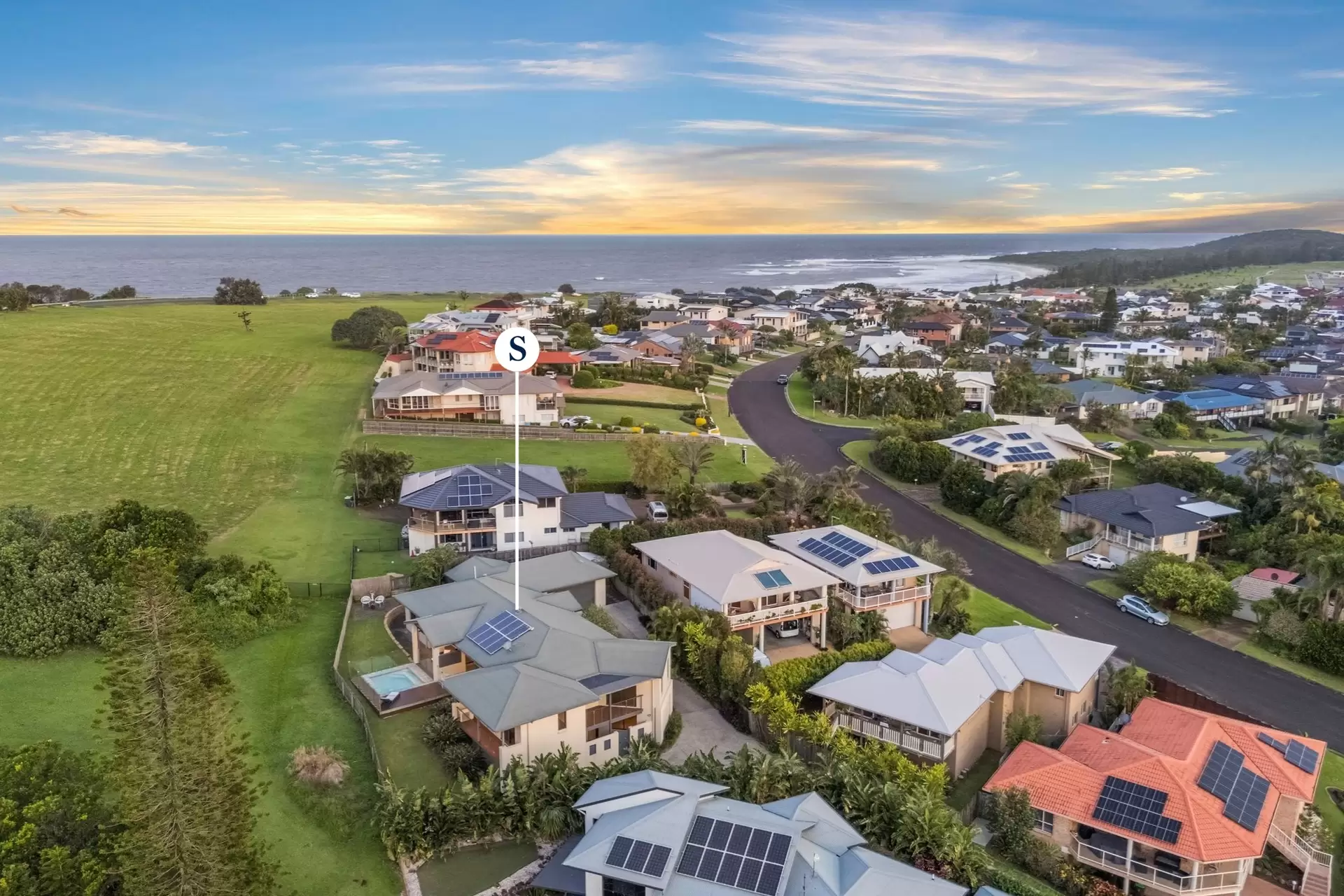 4 Monivae Place, Skennars Head Sold by Byron Bay Sotheby's International Realty - image 1