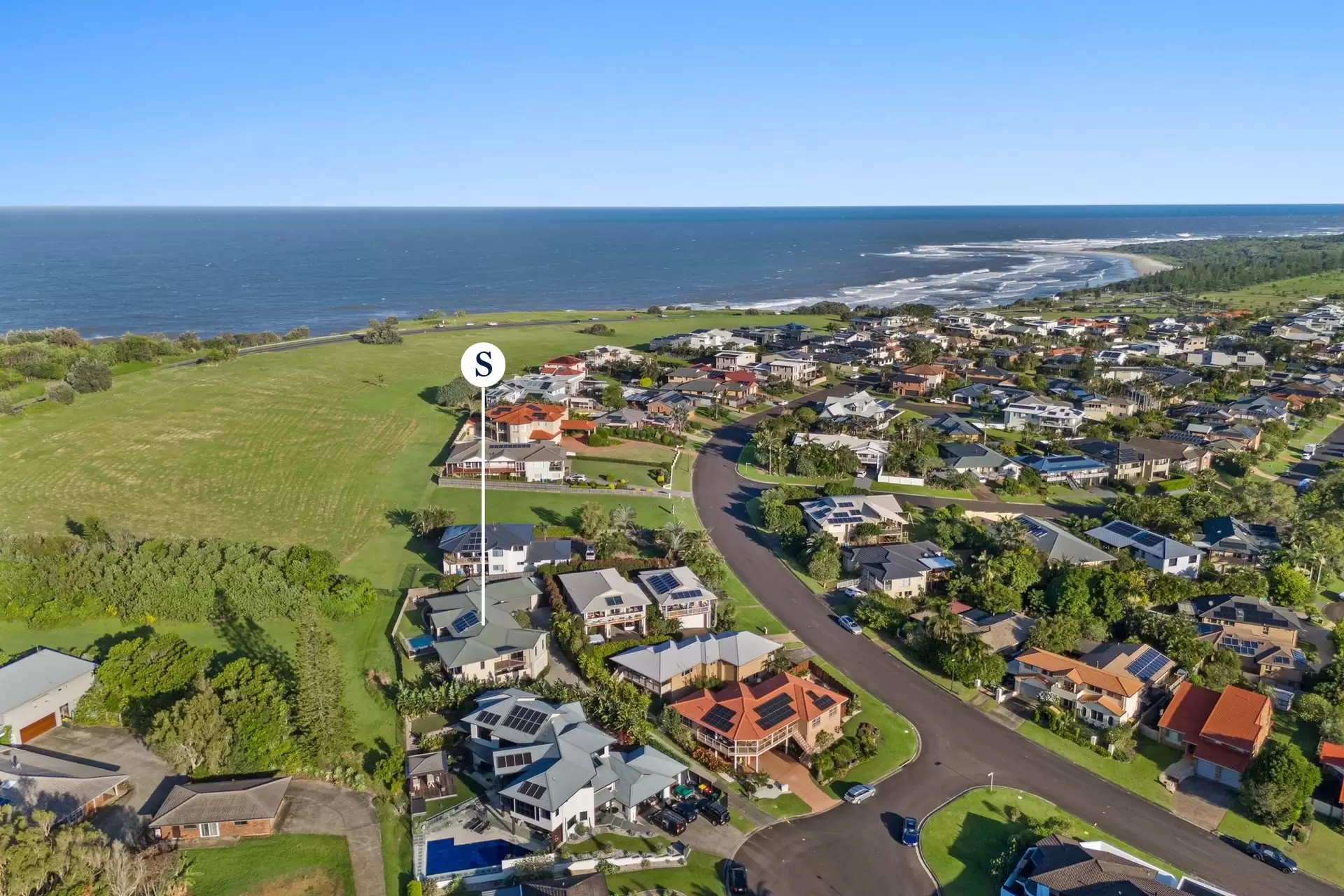 4 Monivae Place, Skennars Head Sold by Byron Bay Sotheby's International Realty - image 1