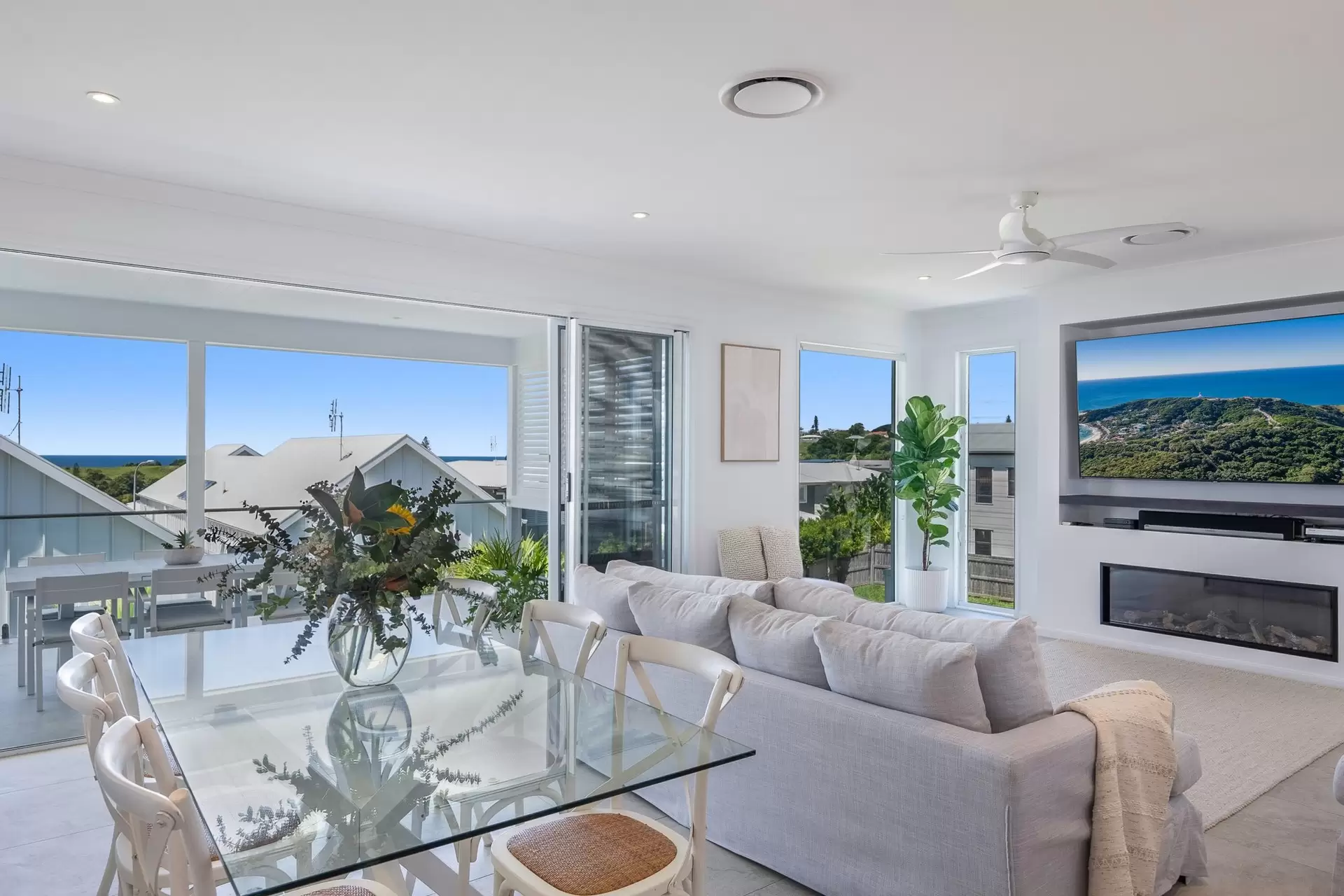 54 Stoneyhurst Drive, Lennox Head Sold by Byron Bay Sotheby's International Realty - image 1