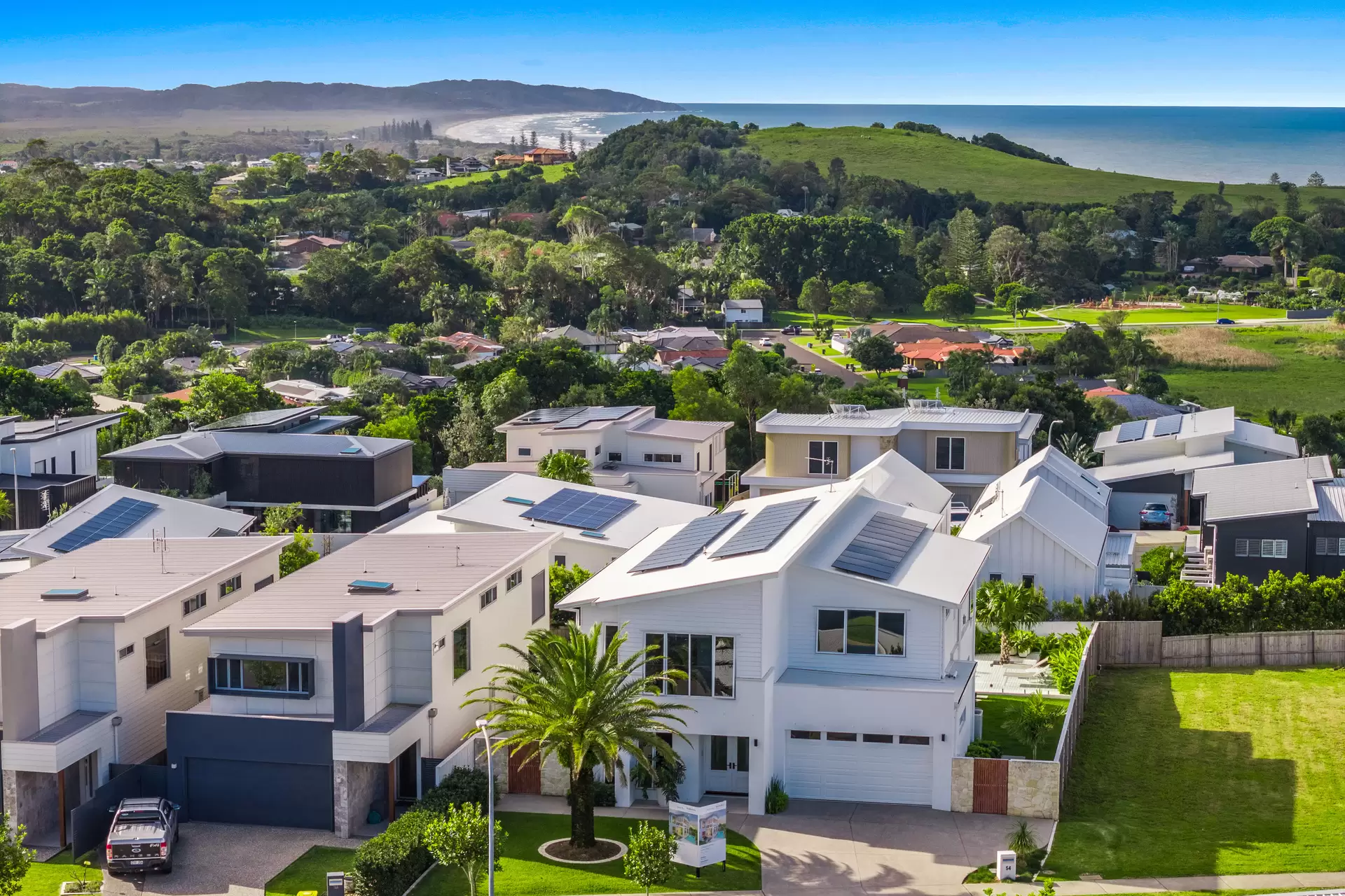 54 Stoneyhurst Drive, Lennox Head Sold by Byron Bay Sotheby's International Realty - image 1