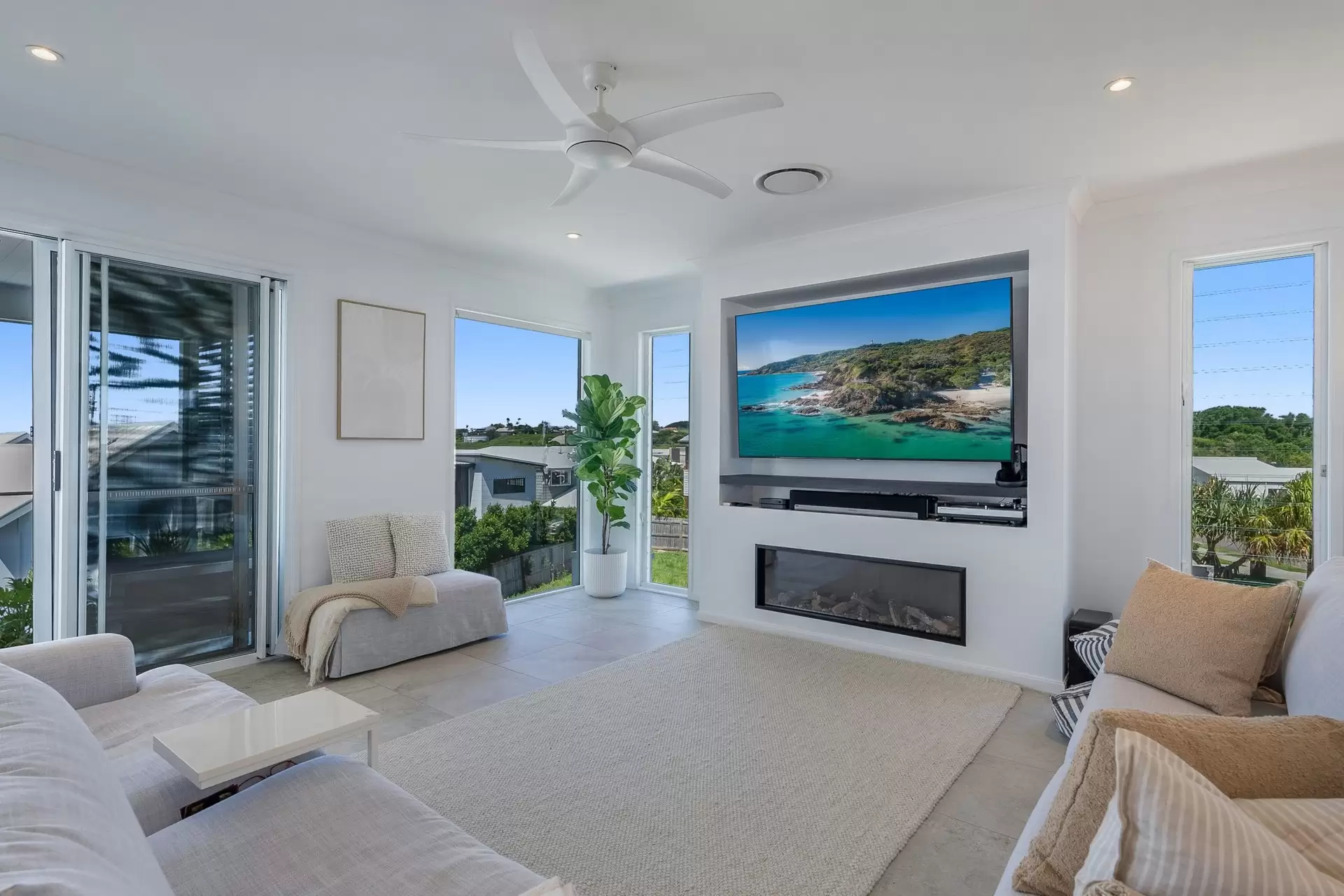 54 Stoneyhurst Drive, Lennox Head Sold by Byron Bay Sotheby's International Realty - image 1