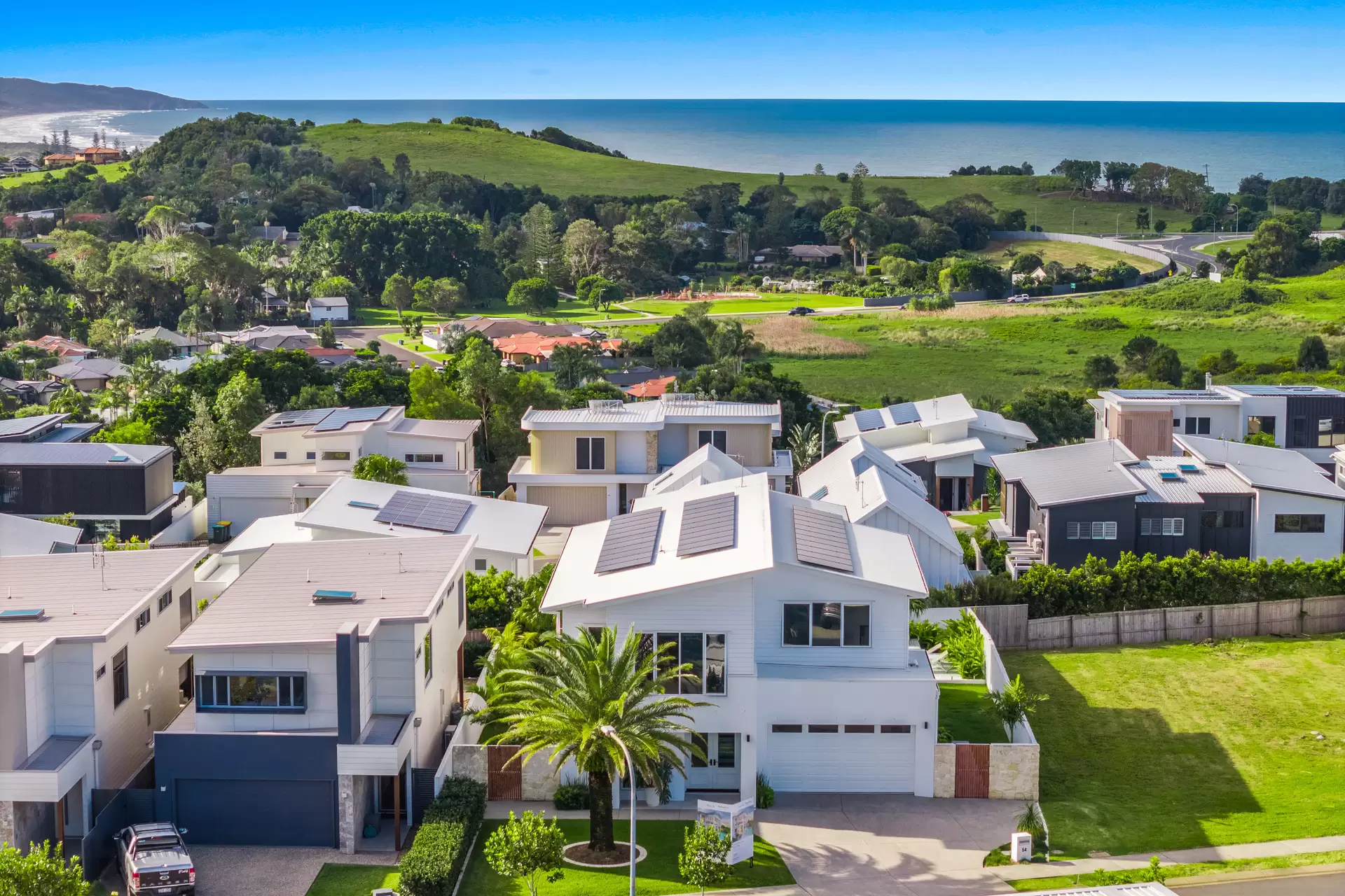 54 Stoneyhurst Drive, Lennox Head Sold by Byron Bay Sotheby's International Realty - image 1