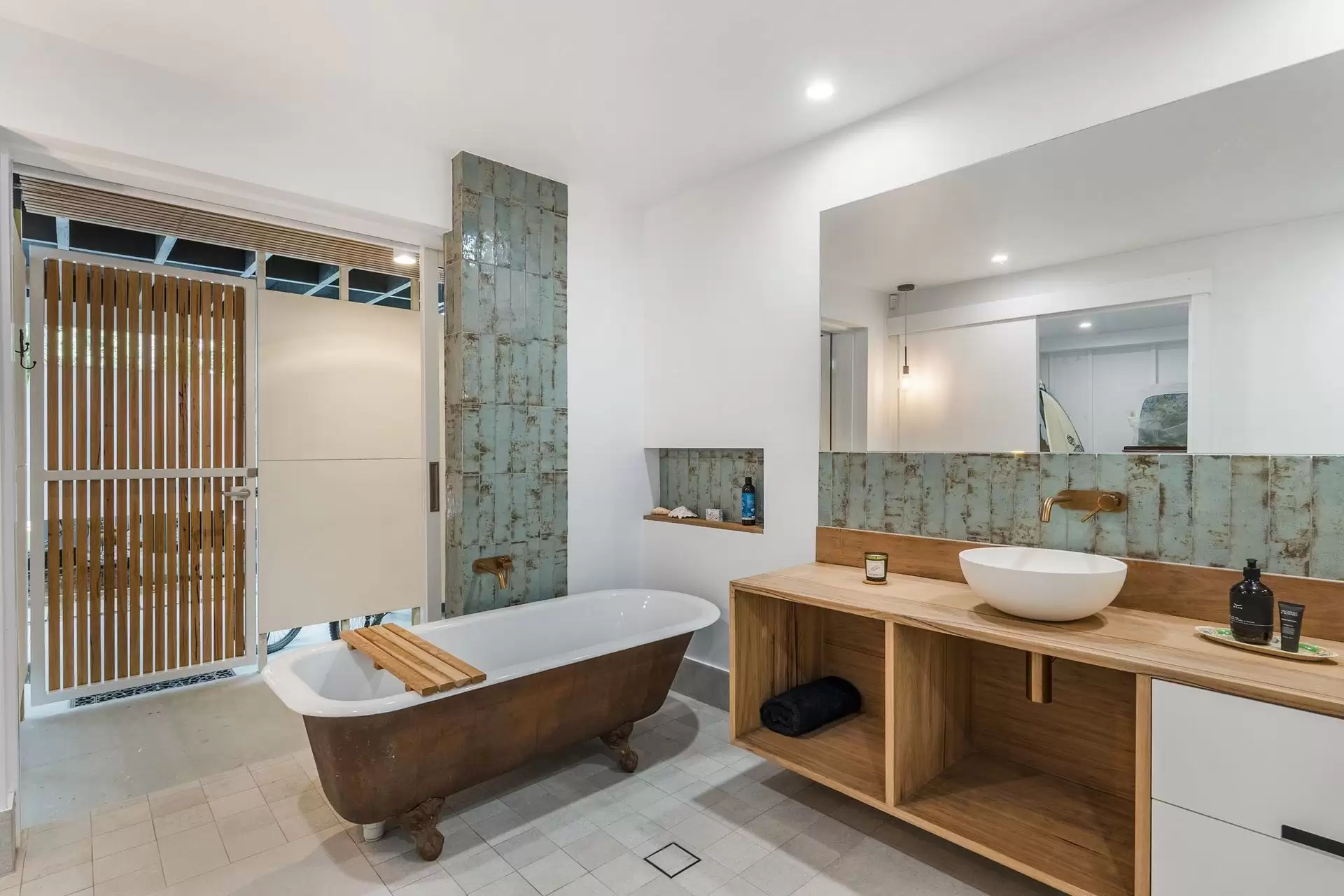 12 Gloria Street, South Golden Beach Sold by Byron Bay Sotheby's International Realty - image 1
