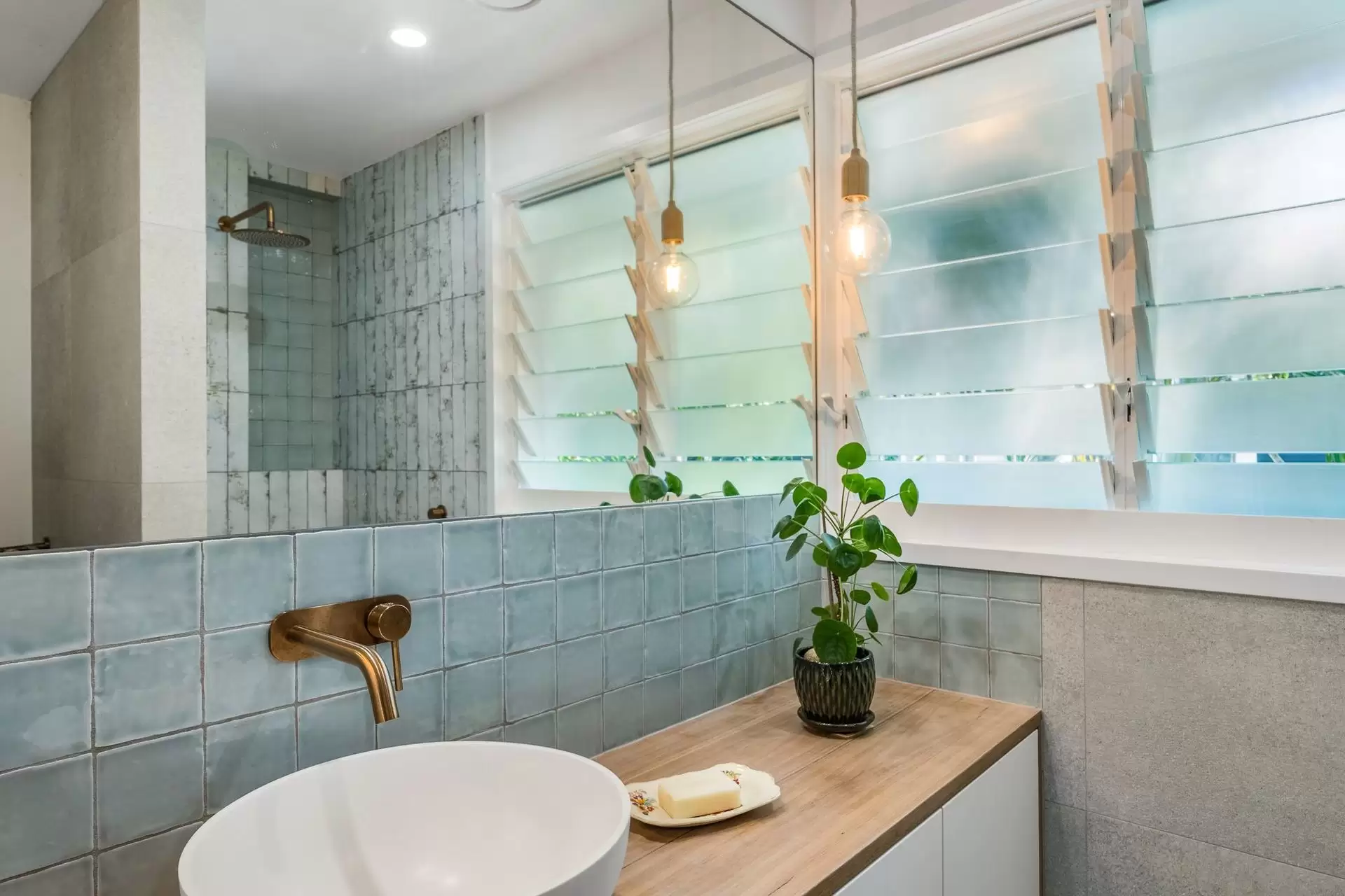 12 Gloria Street, South Golden Beach Sold by Byron Bay Sotheby's International Realty - image 1