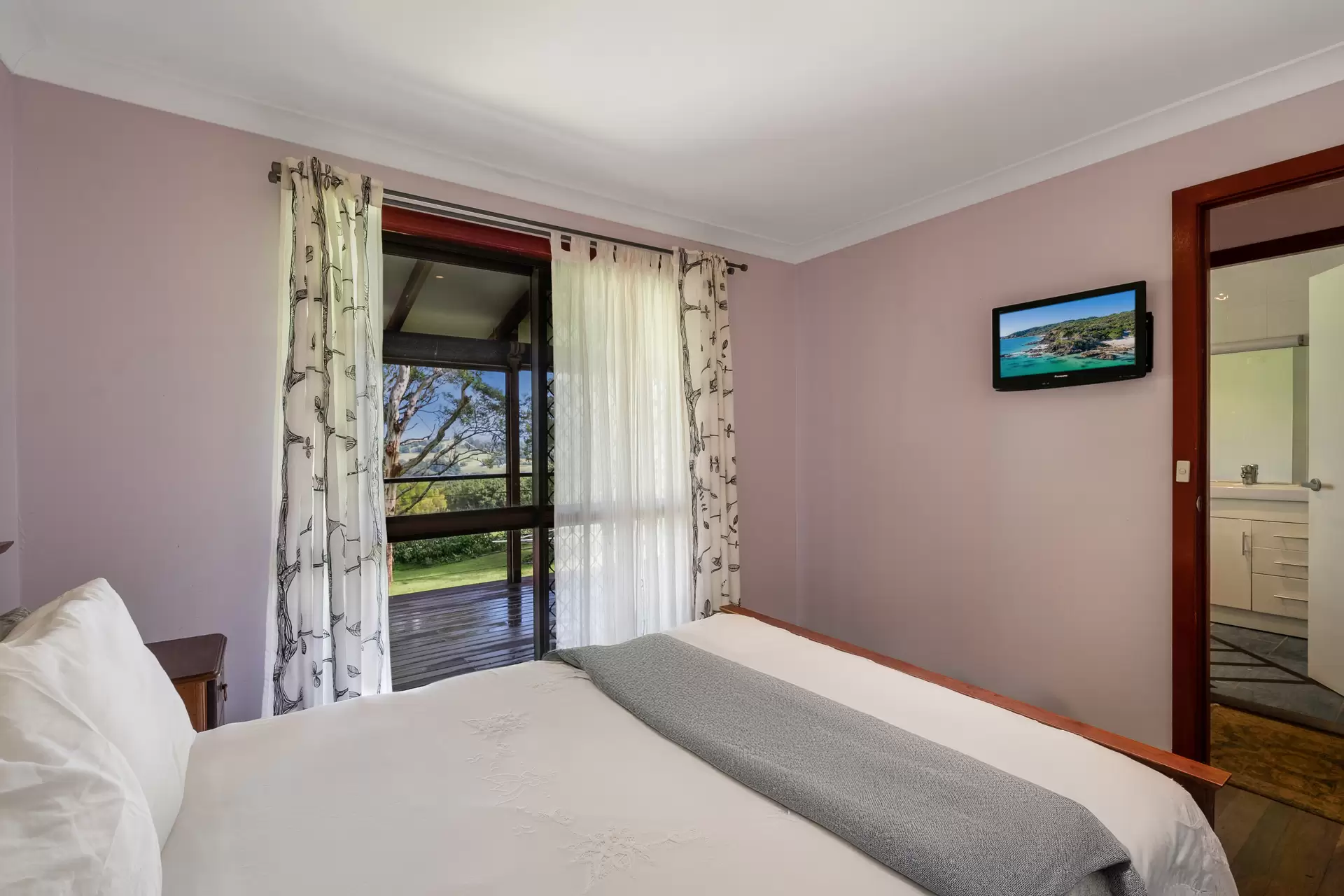 54 Friday Hut Road, Coorabell Sold by Byron Bay Sotheby's International Realty - image 1
