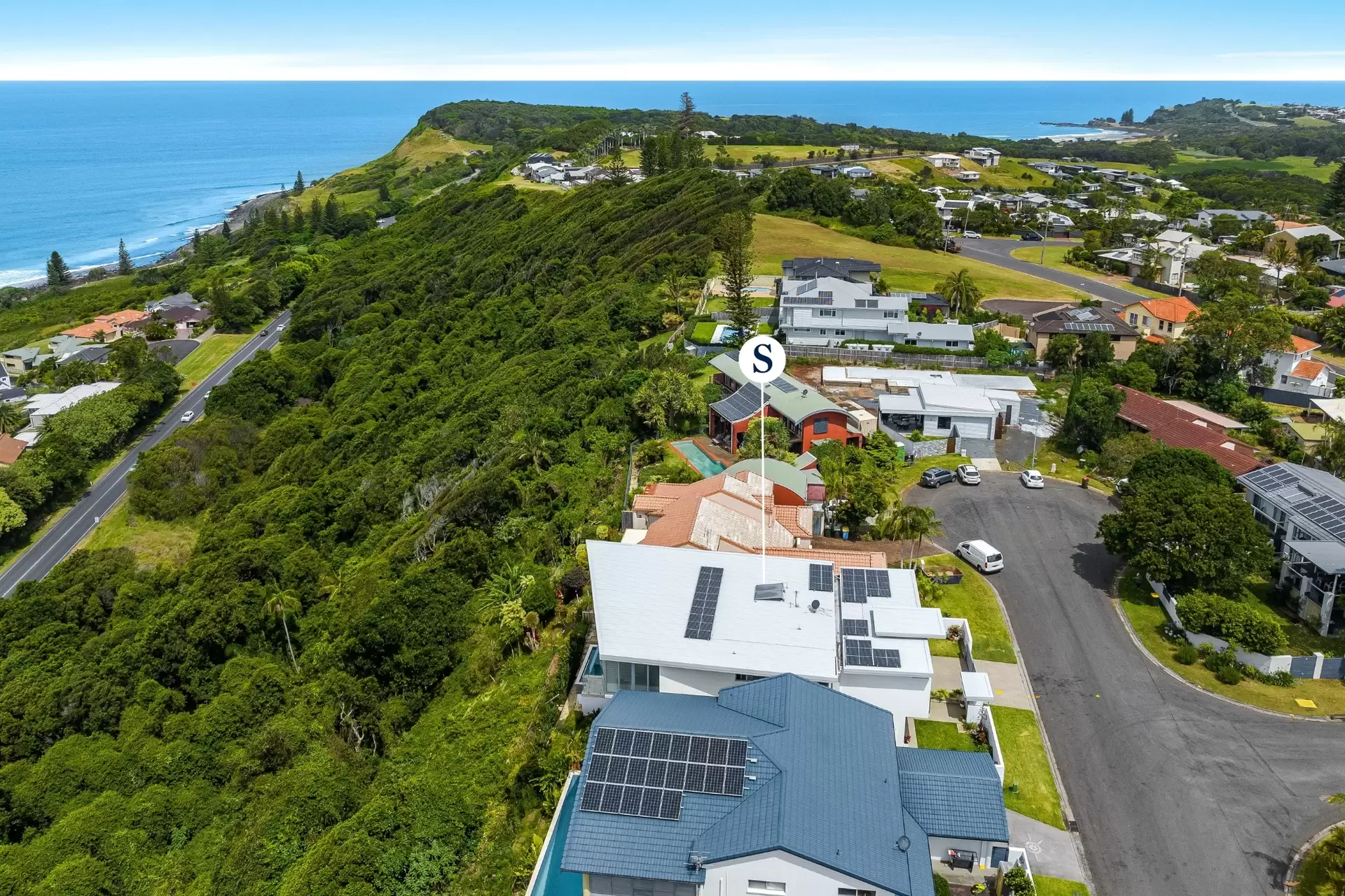 11 Henderson Place, Lennox Head For Sale by Byron Bay Sotheby's International Realty - image 1