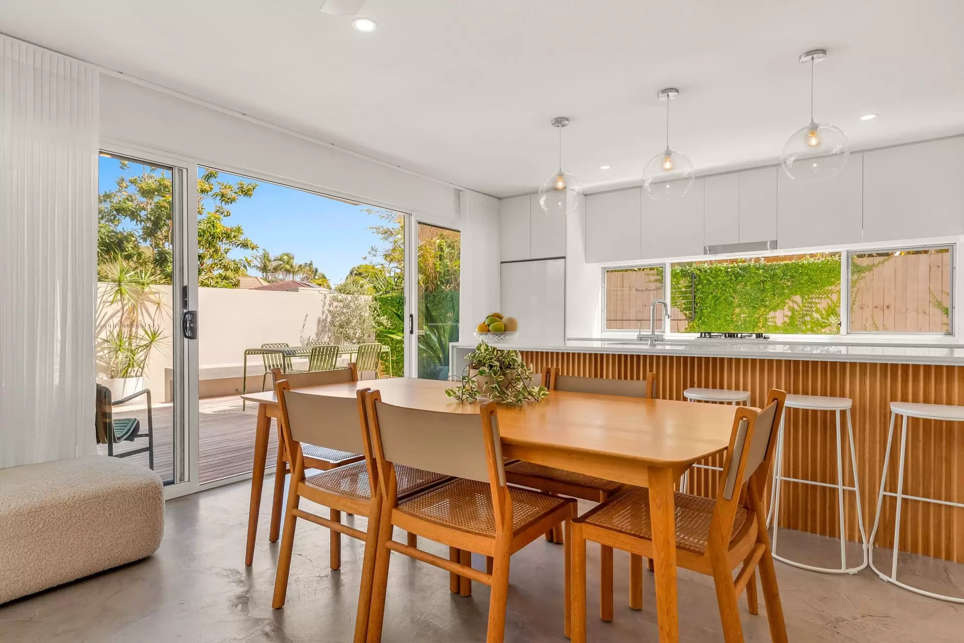 4/47 Belongil Crescent, Byron Bay Sold by Byron Bay Sotheby's International Realty - image 1