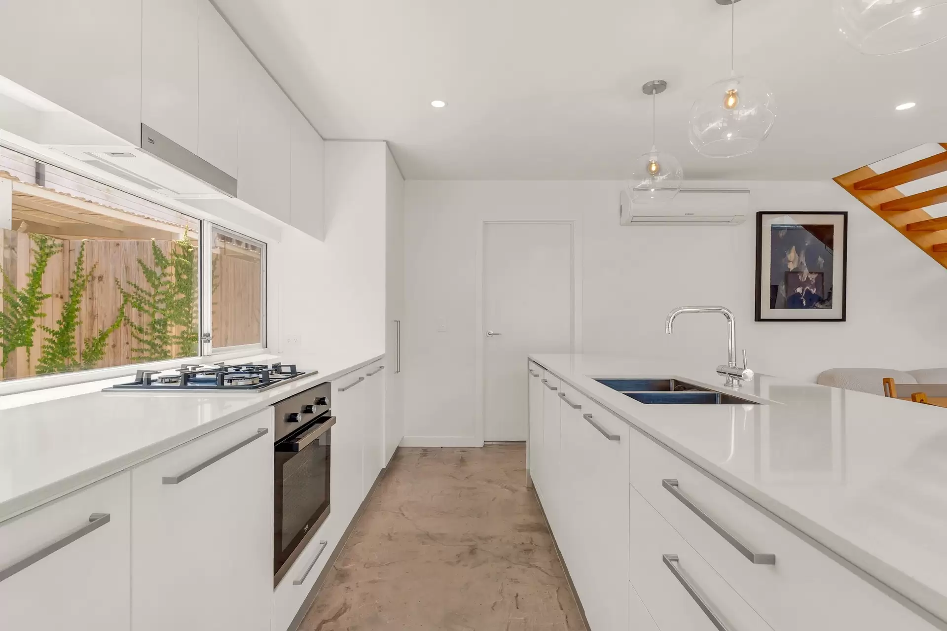 4/47 Belongil Crescent, Byron Bay Sold by Byron Bay Sotheby's International Realty - image 1