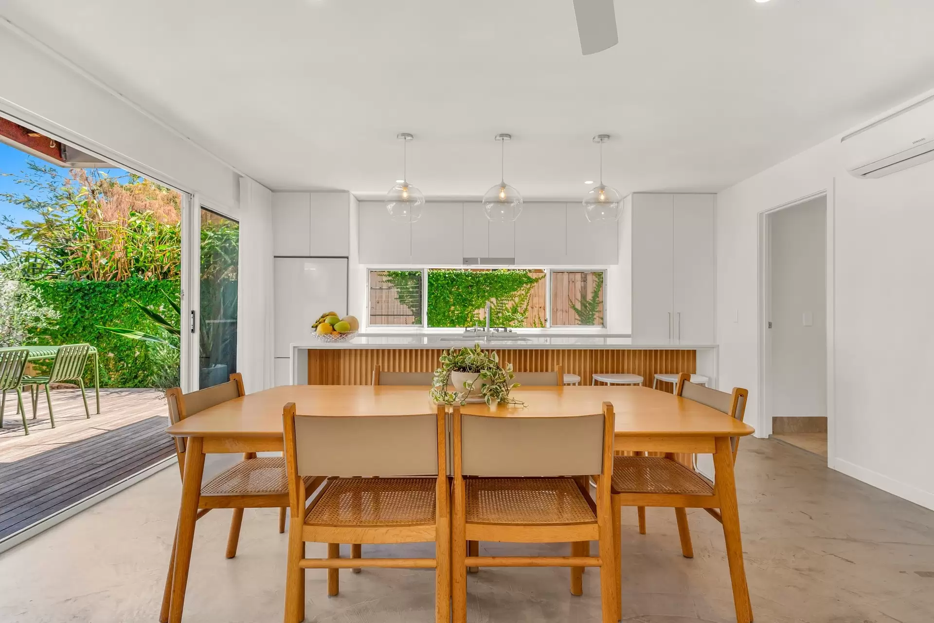 4/47 Belongil Crescent, Byron Bay Sold by Byron Bay Sotheby's International Realty - image 1