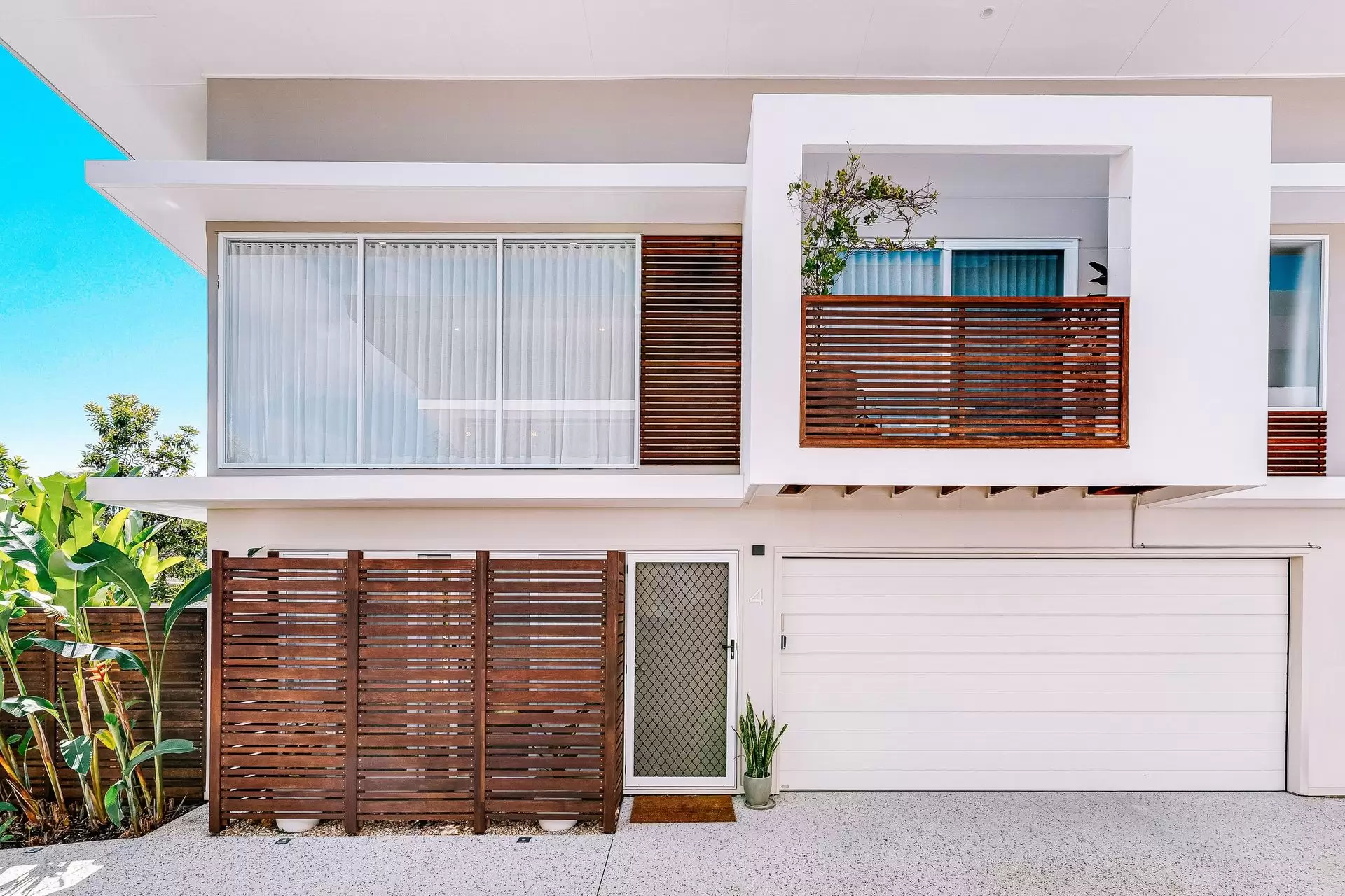 4/47 Belongil Crescent, Byron Bay Sold by Byron Bay Sotheby's International Realty - image 1