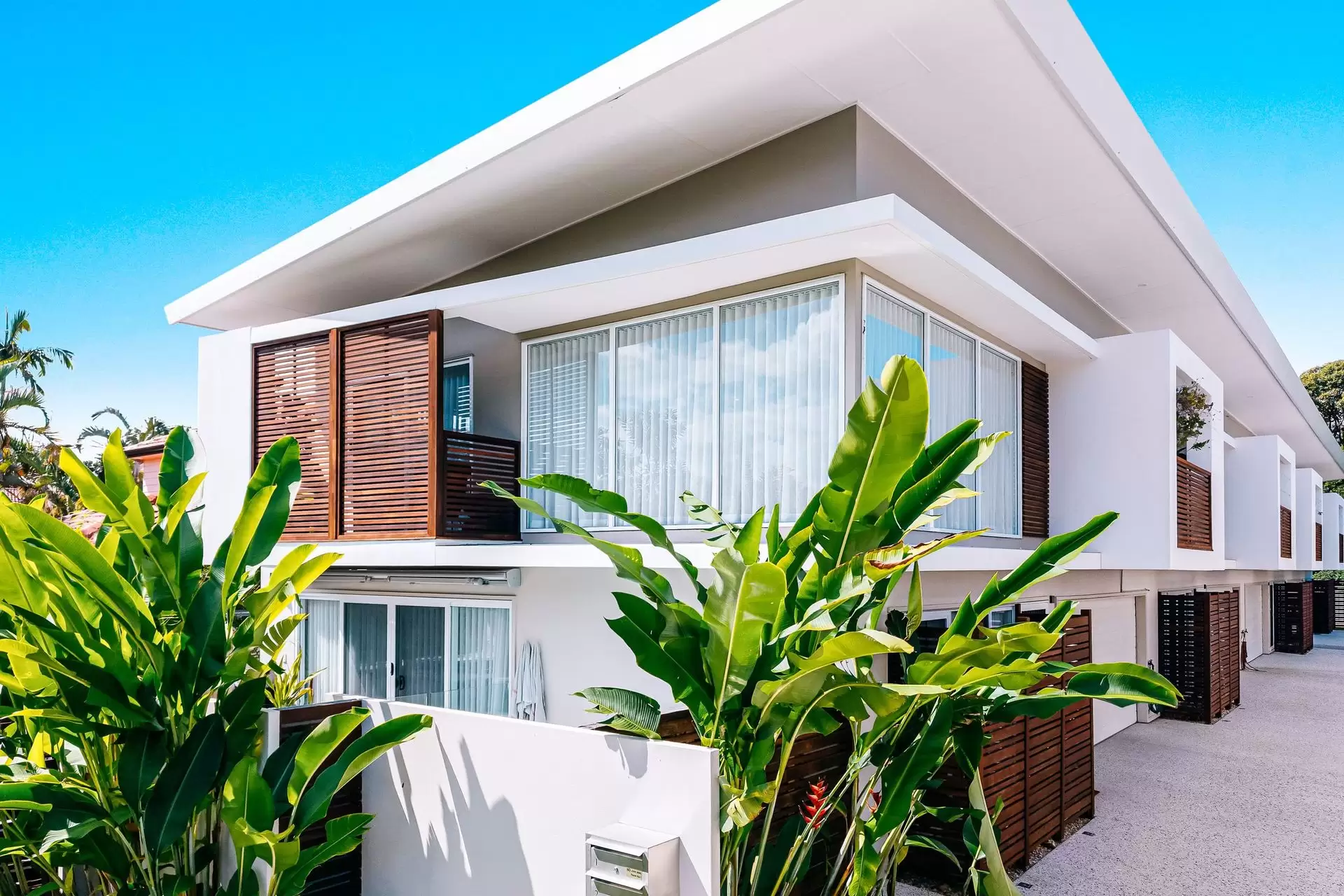 4/47 Belongil Crescent, Byron Bay Sold by Byron Bay Sotheby's International Realty - image 1