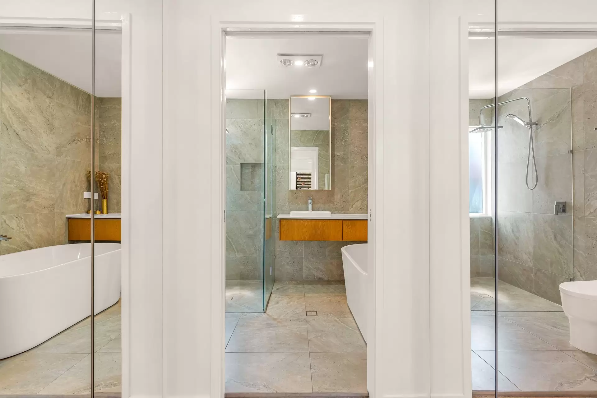 4/47 Belongil Crescent, Byron Bay Sold by Byron Bay Sotheby's International Realty - image 1