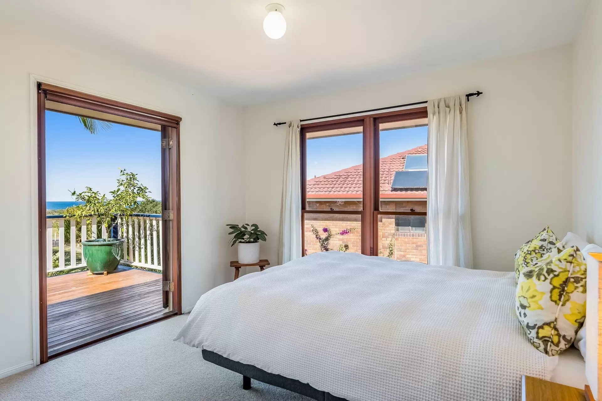 13 Yengarie Way, Ocean Shores Sold by Byron Bay Sotheby's International Realty - image 1