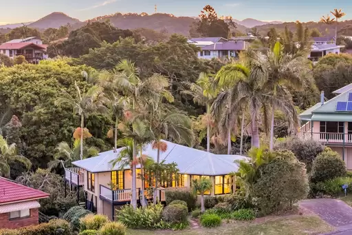 13 Yengarie Way, Ocean Shores Sold by Byron Bay Sotheby's International Realty