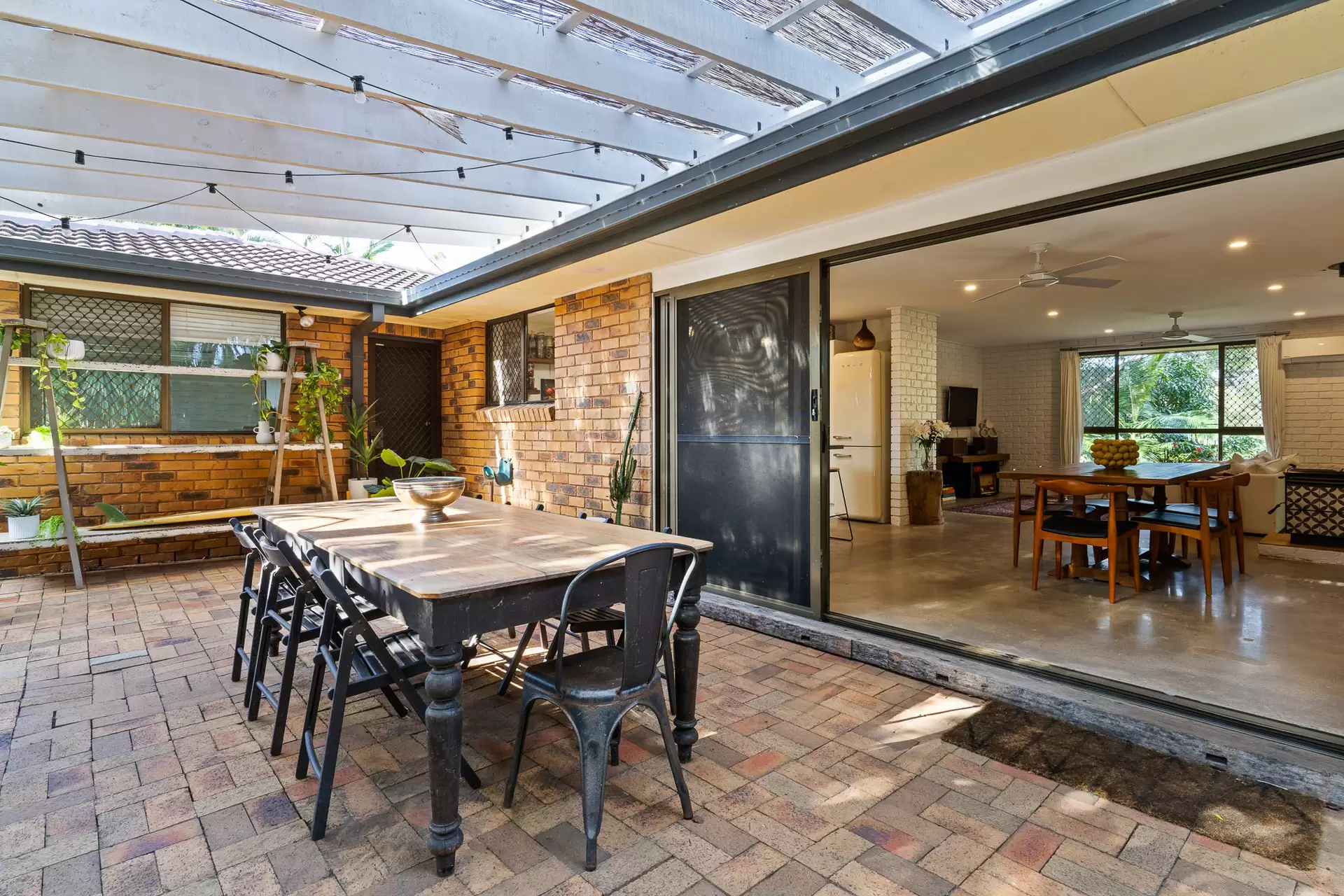 3 Ocean Street, Byron Bay Sold by Byron Bay Sotheby's International Realty - image 1