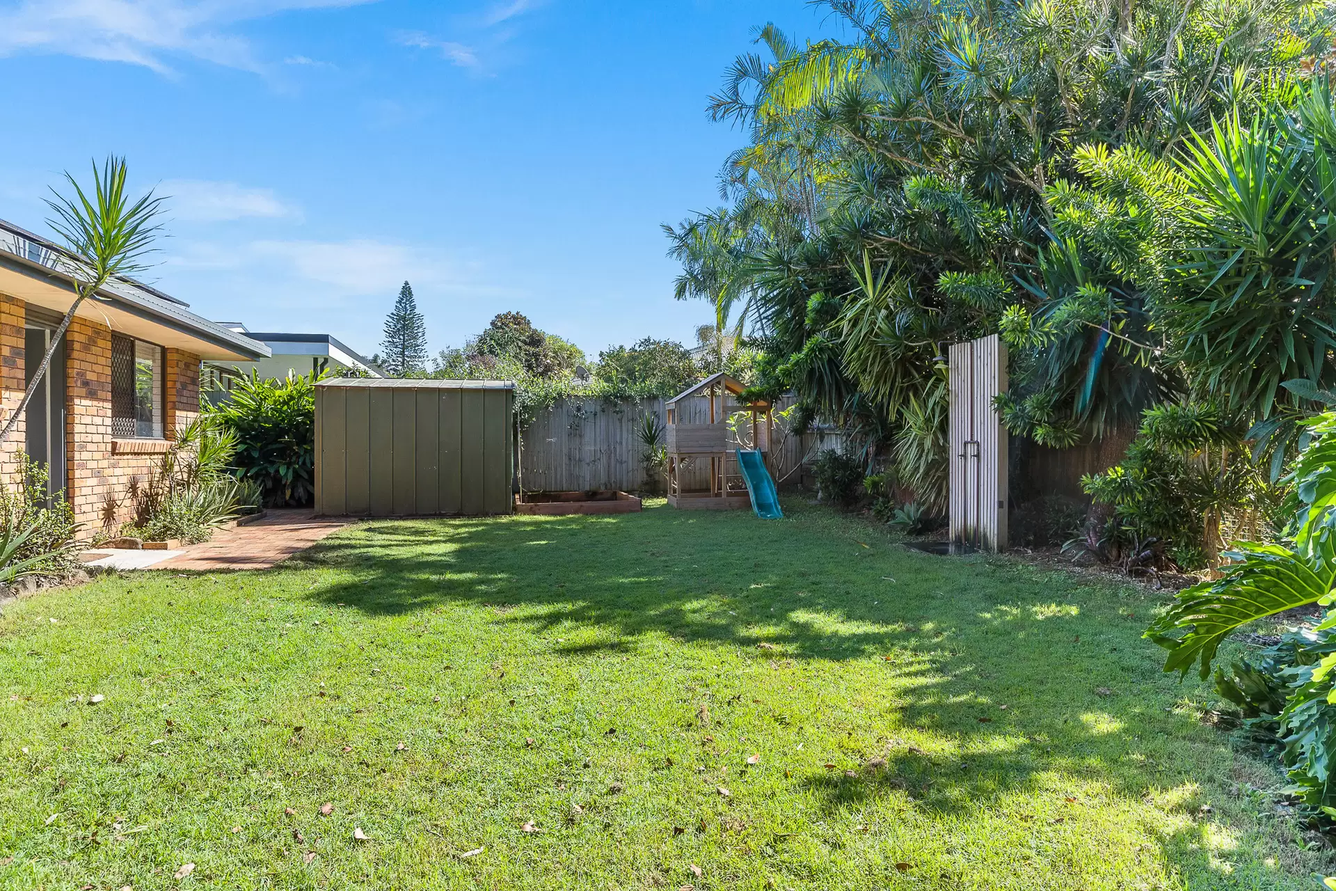 3 Ocean Street, Byron Bay Sold by Byron Bay Sotheby's International Realty - image 1