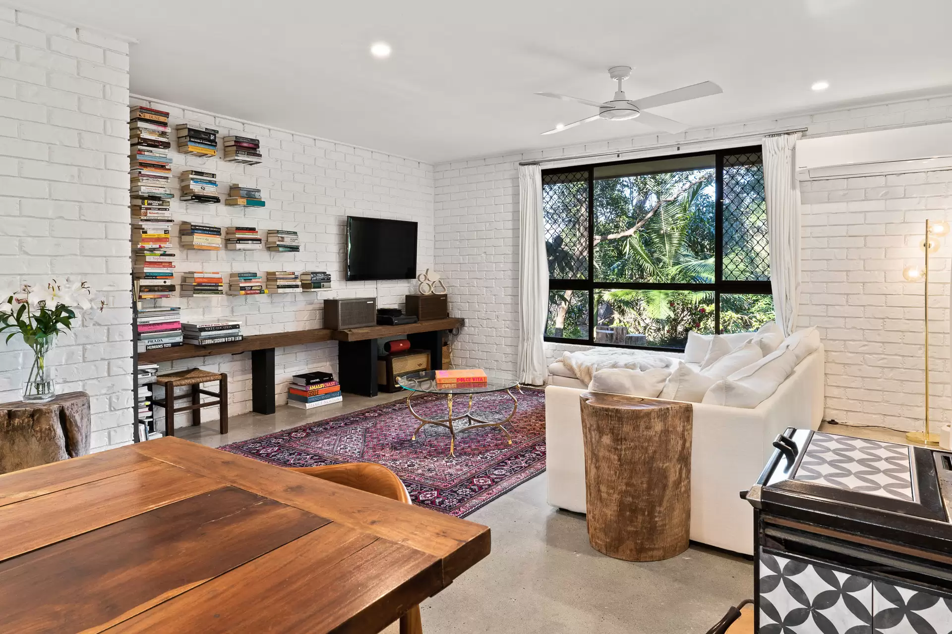 3 Ocean Street, Byron Bay Sold by Byron Bay Sotheby's International Realty - image 1