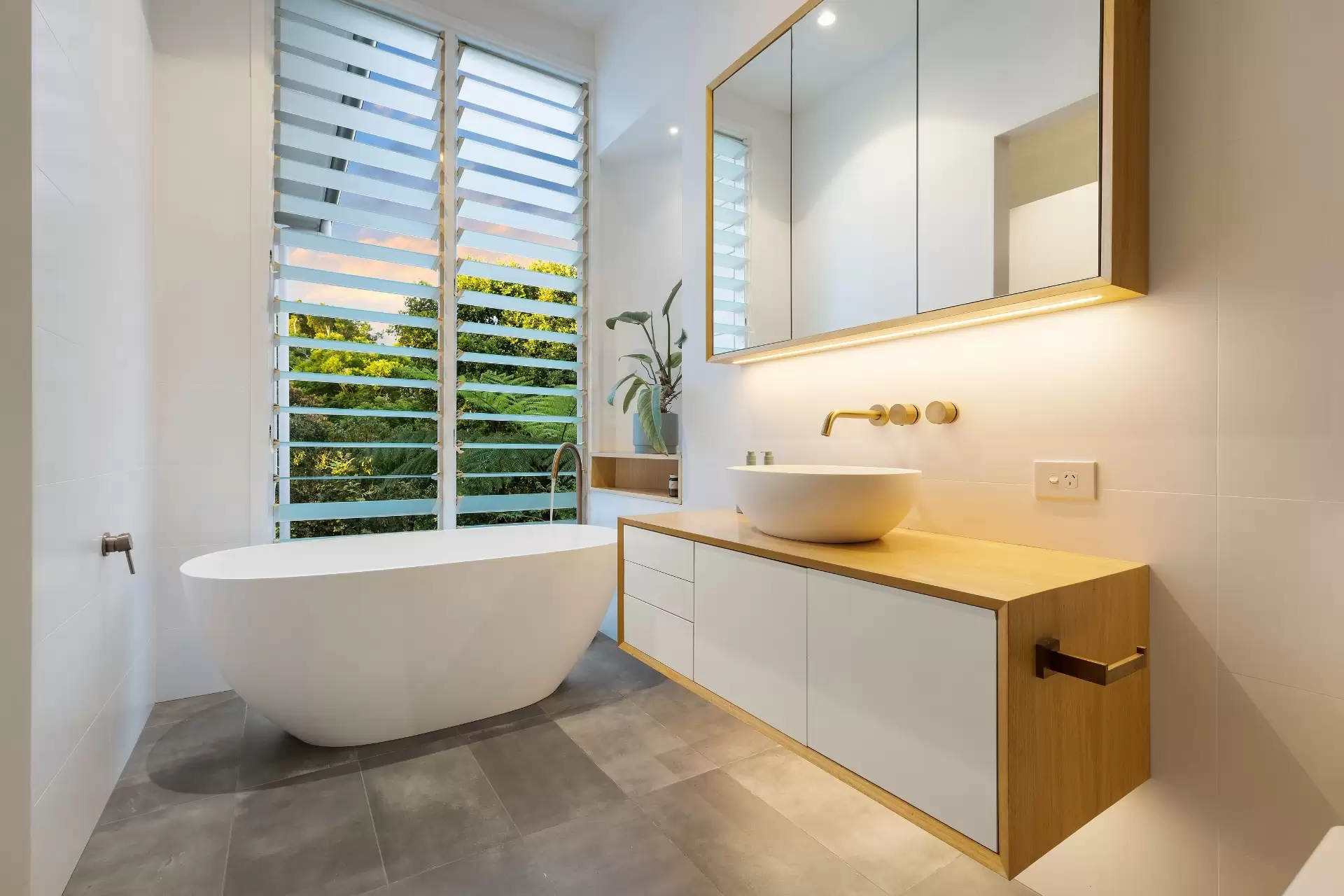 17 Charlotte Street, Bangalow Sold by Byron Bay Sotheby's International Realty - image 1