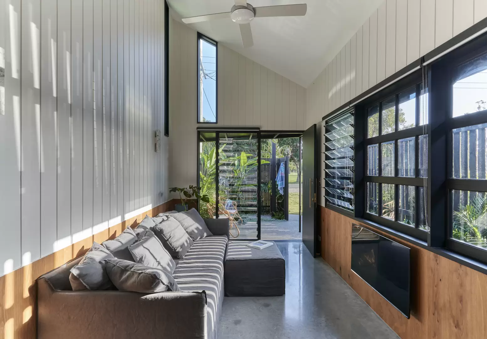 36 Carlyle Street, Byron Bay Sold by Byron Bay Sotheby's International Realty - image 1