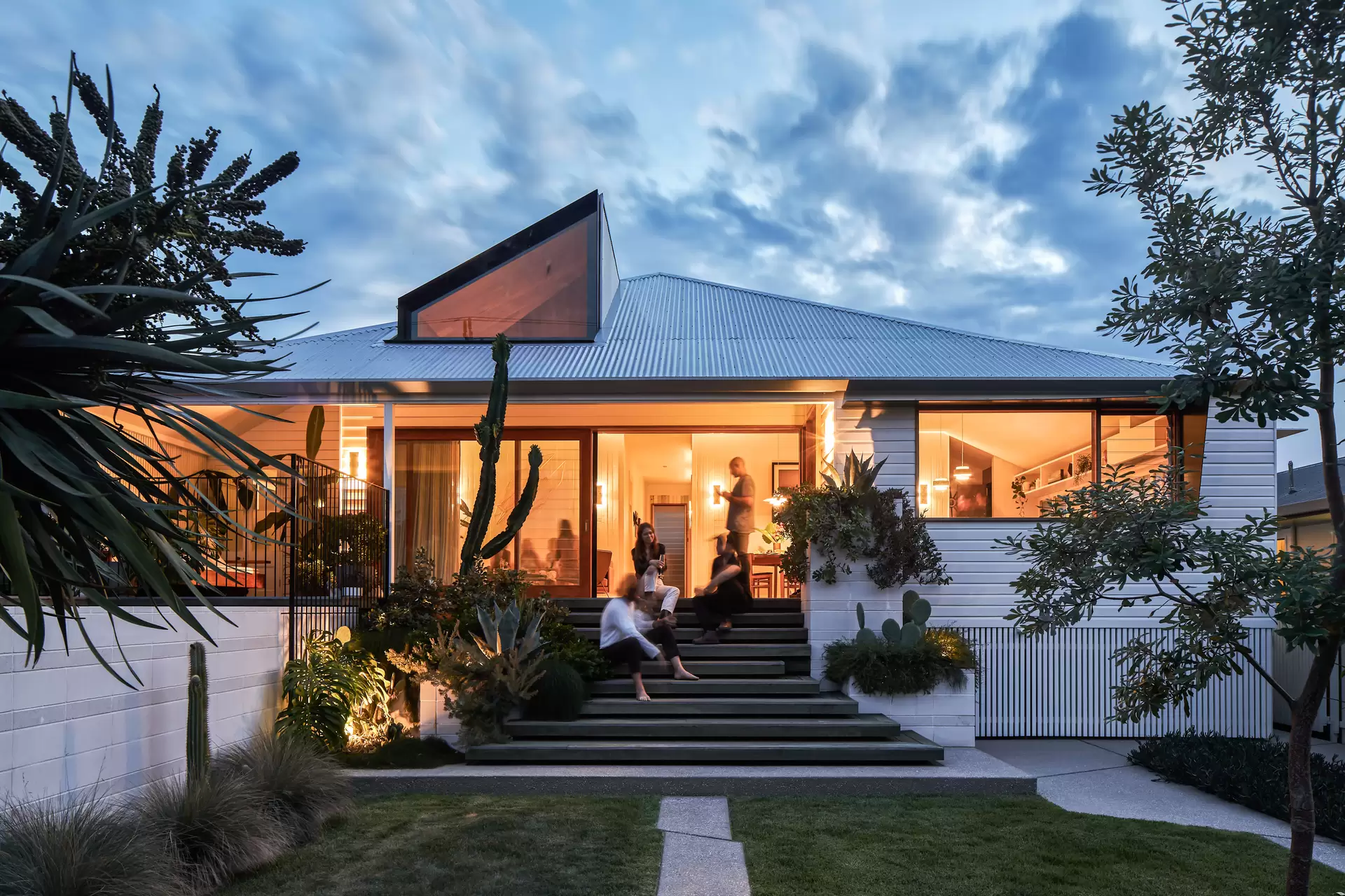 36 Carlyle Street, Byron Bay Sold by Byron Bay Sotheby's International Realty - image 1
