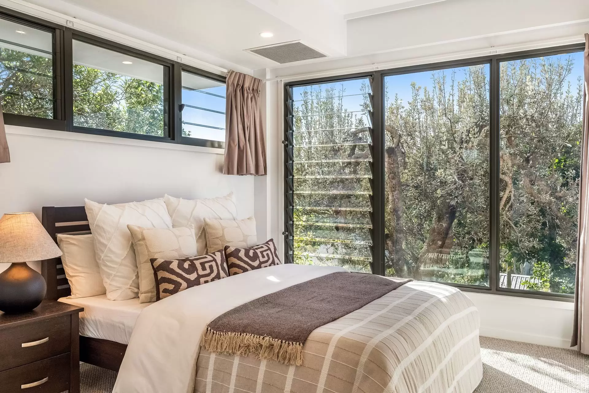 83 Paterson Street, Byron Bay For Sale by Byron Bay Sotheby's International Realty - image 1