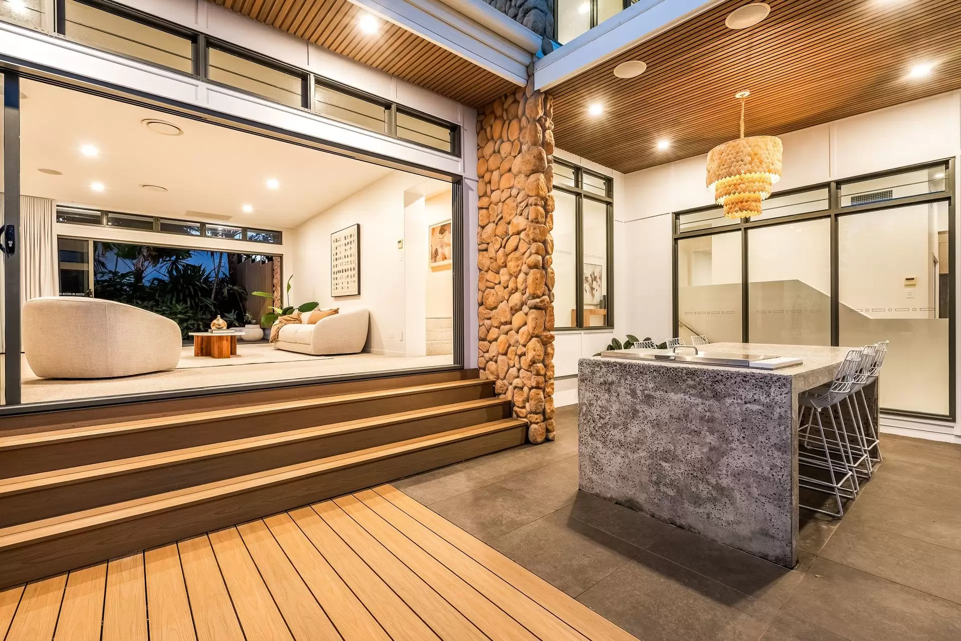83 Paterson Street, Byron Bay For Sale by Byron Bay Sotheby's International Realty - image 1