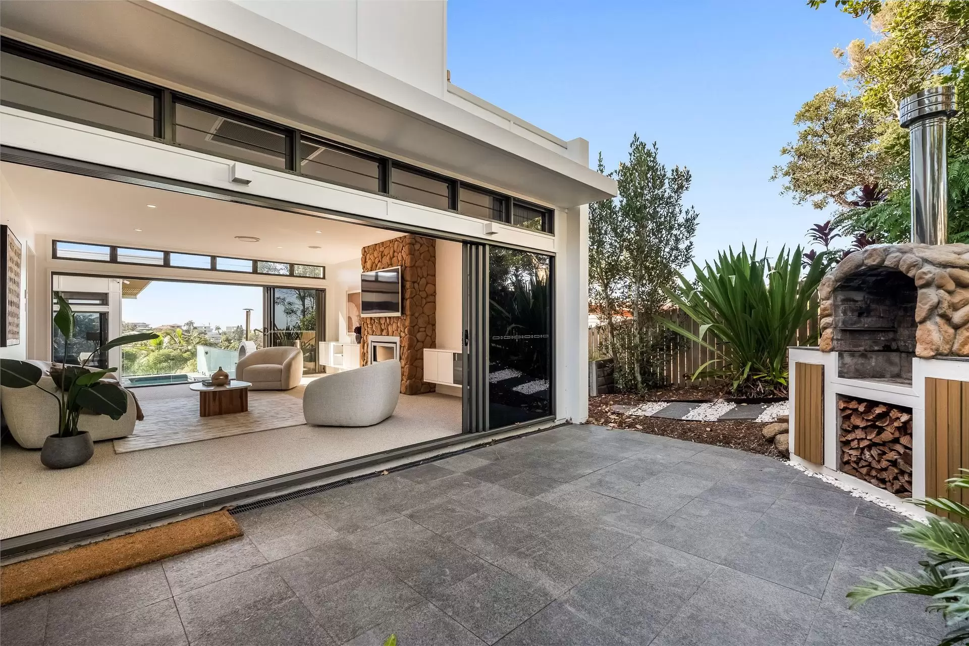 83 Paterson Street, Byron Bay For Sale by Byron Bay Sotheby's International Realty - image 1