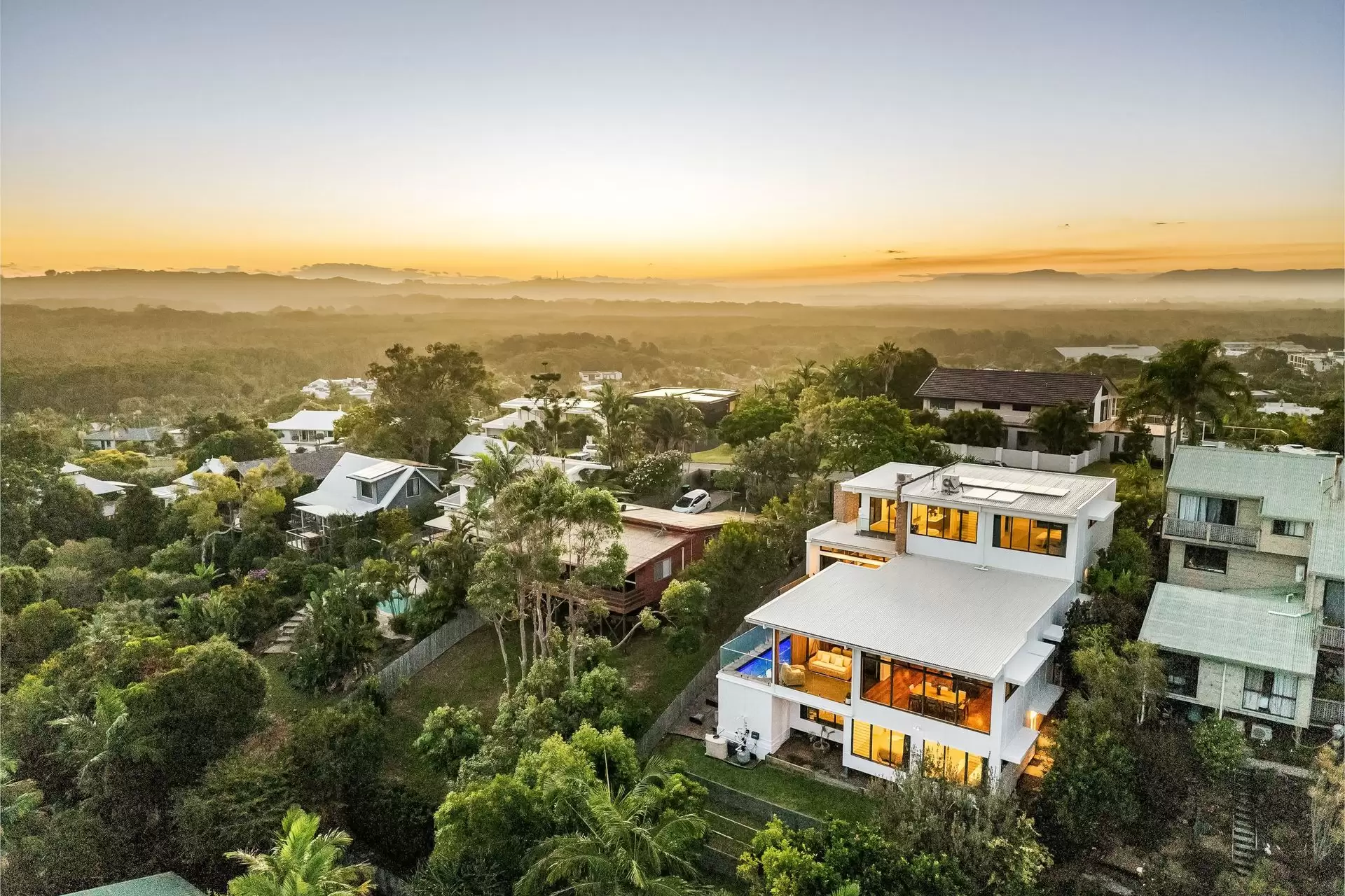 83 Paterson Street, Byron Bay For Sale by Byron Bay Sotheby's International Realty - image 1