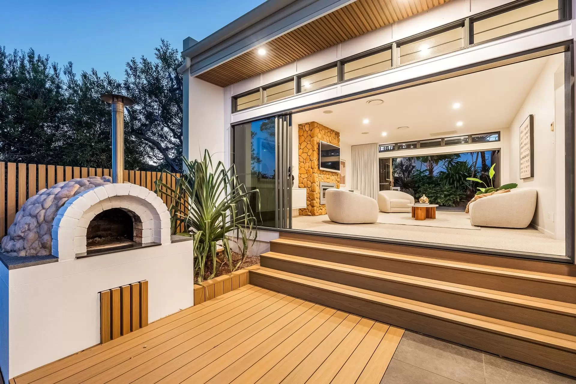 83 Paterson Street, Byron Bay For Sale by Byron Bay Sotheby's International Realty - image 1
