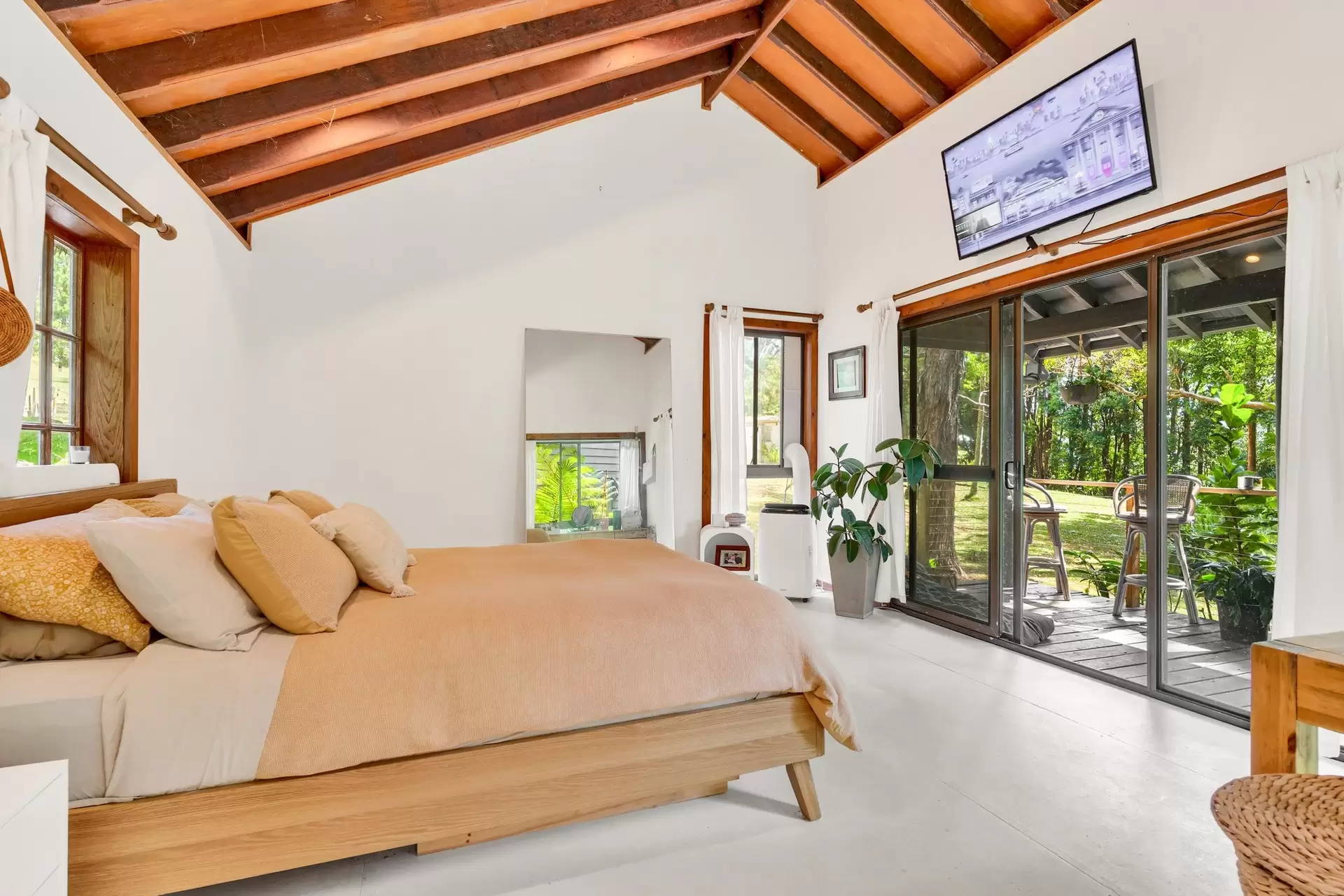 173 Fowlers Lane, Bangalow Sold by Byron Bay Sotheby's International Realty - image 1