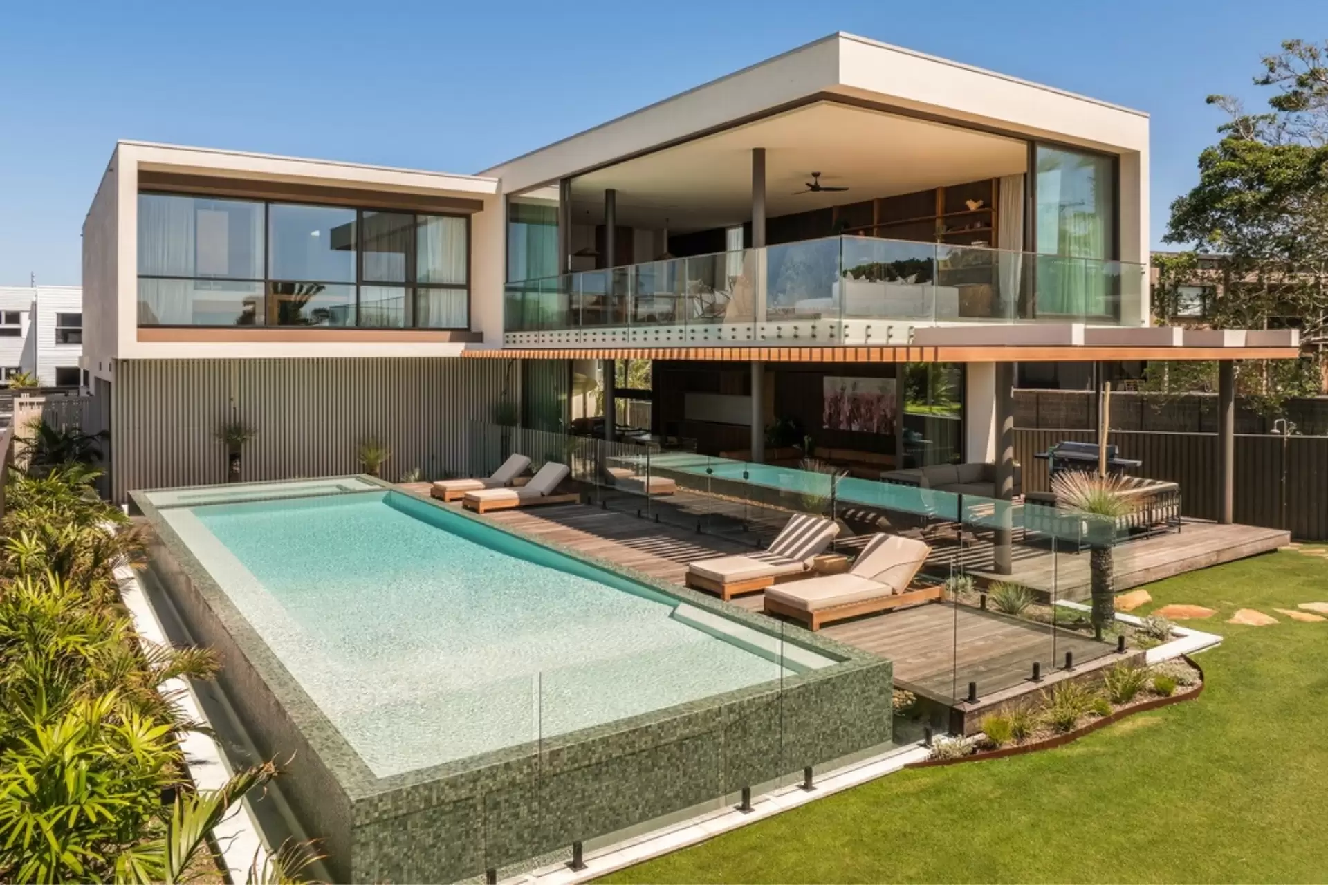 17 Border Street, Byron Bay Sold by Byron Bay Sotheby's International Realty - image 1