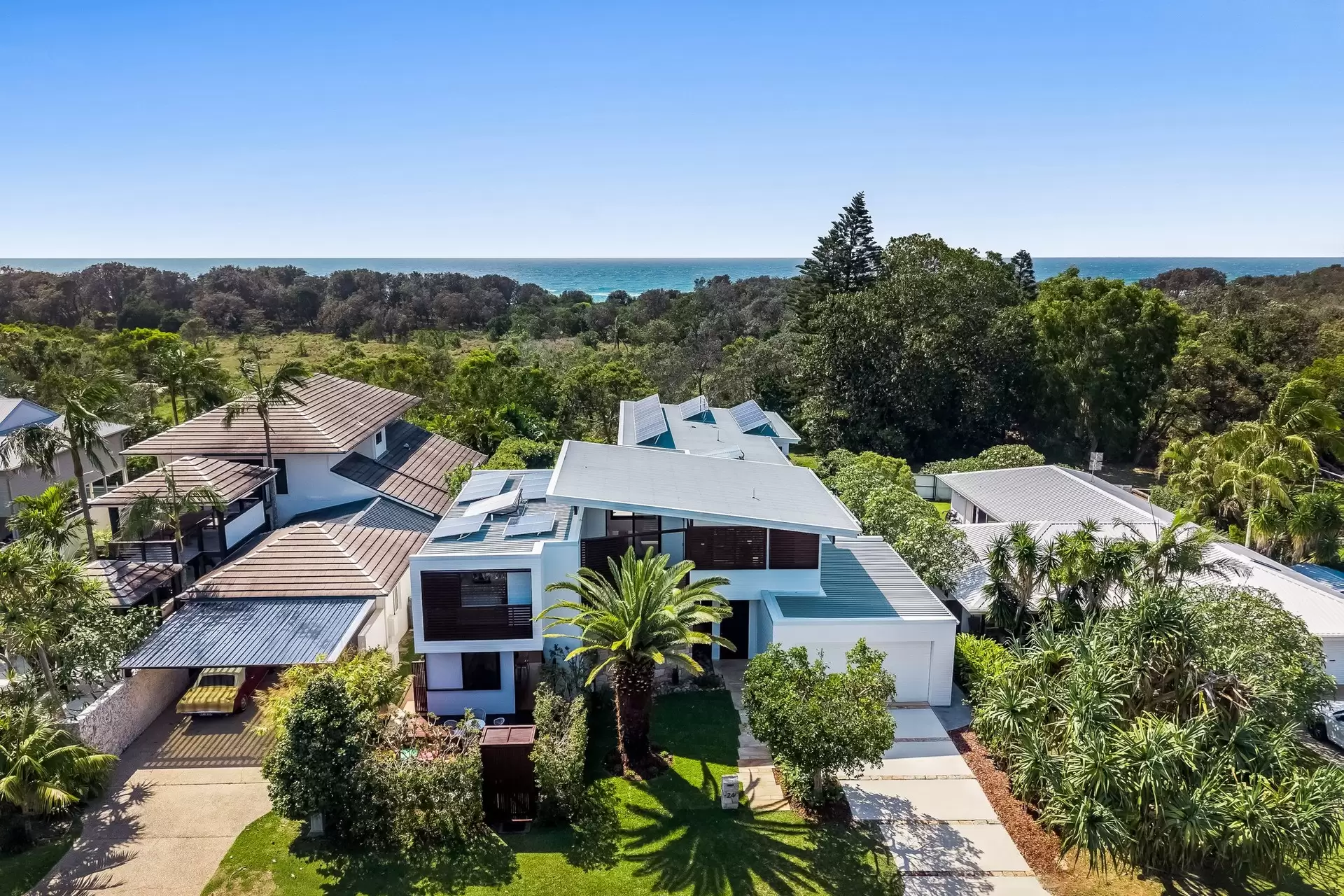 24 Beachcomber Drive, Byron Bay Sold by Byron Bay Sotheby's International Realty - image 1