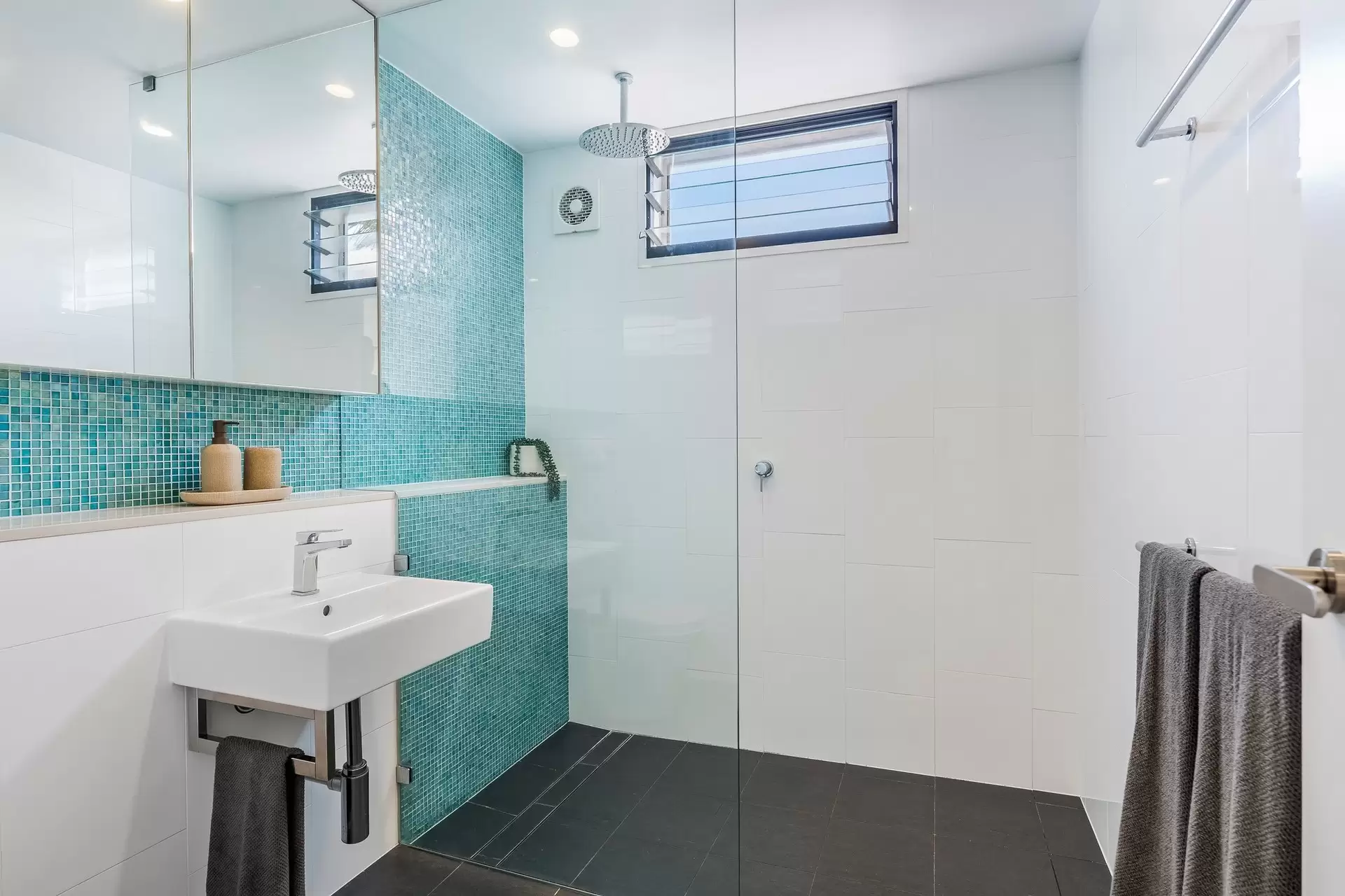 24 Beachcomber Drive, Byron Bay Sold by Byron Bay Sotheby's International Realty - image 1