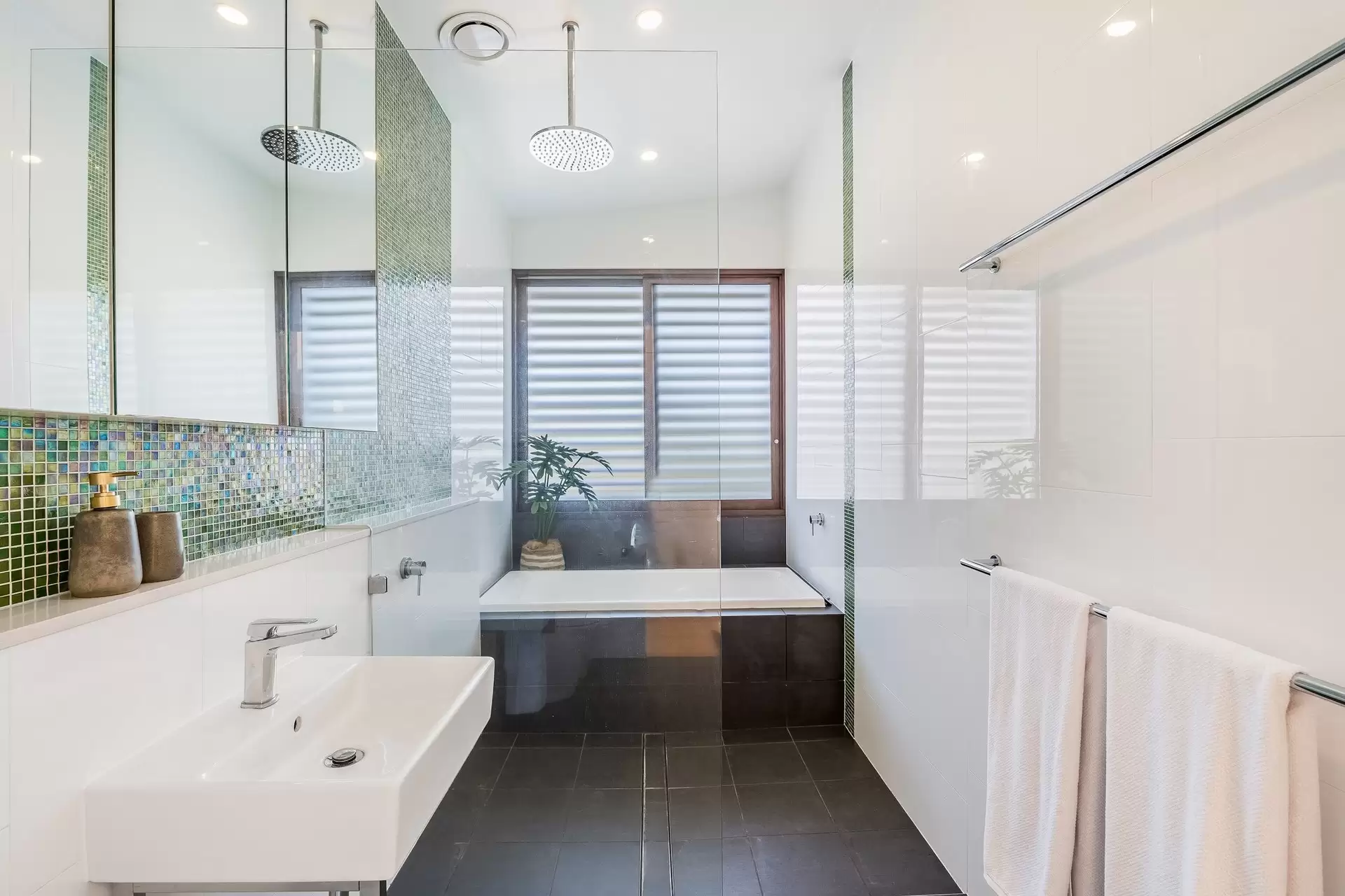 24 Beachcomber Drive, Byron Bay Sold by Byron Bay Sotheby's International Realty - image 1