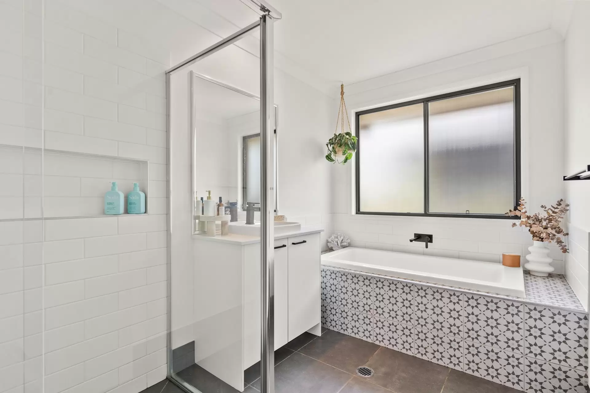 9 Seaswell Crescent, Lennox Head Sold by Byron Bay Sotheby's International Realty - image 1