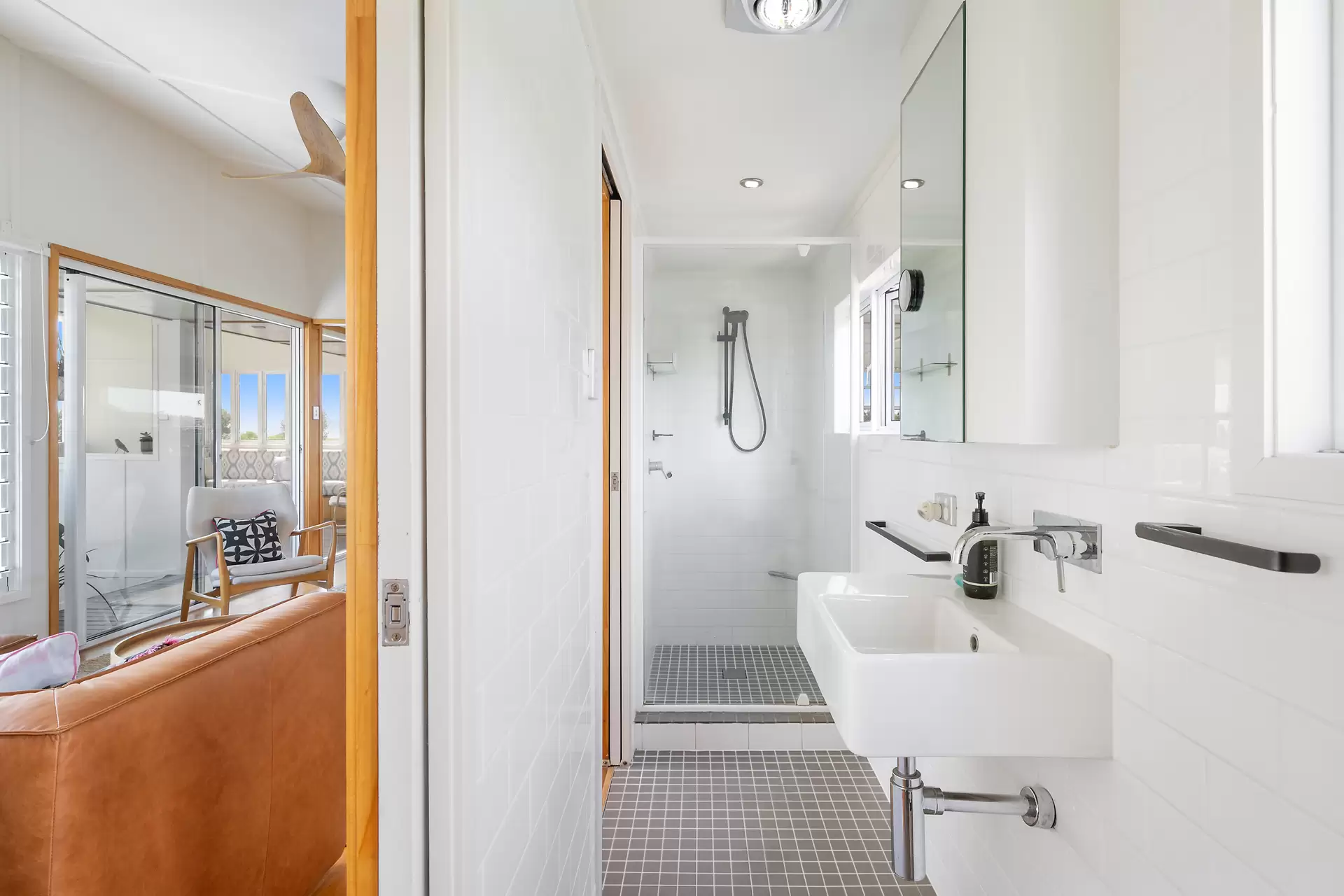 15 Kendall Street, Byron Bay Sold by Byron Bay Sotheby's International Realty - image 1
