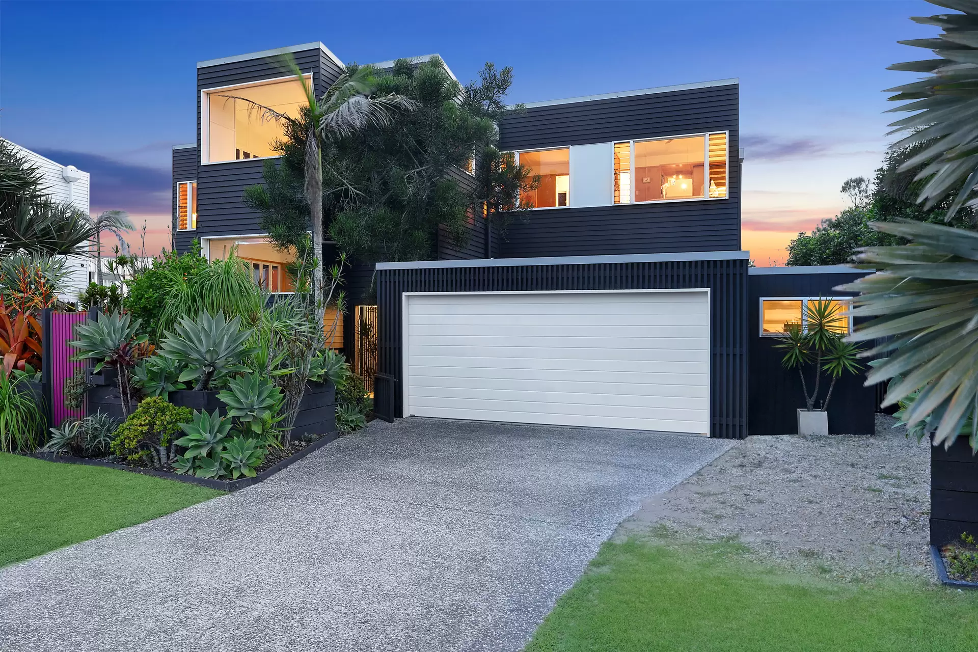 15 Kendall Street, Byron Bay Sold by Byron Bay Sotheby's International Realty - image 1