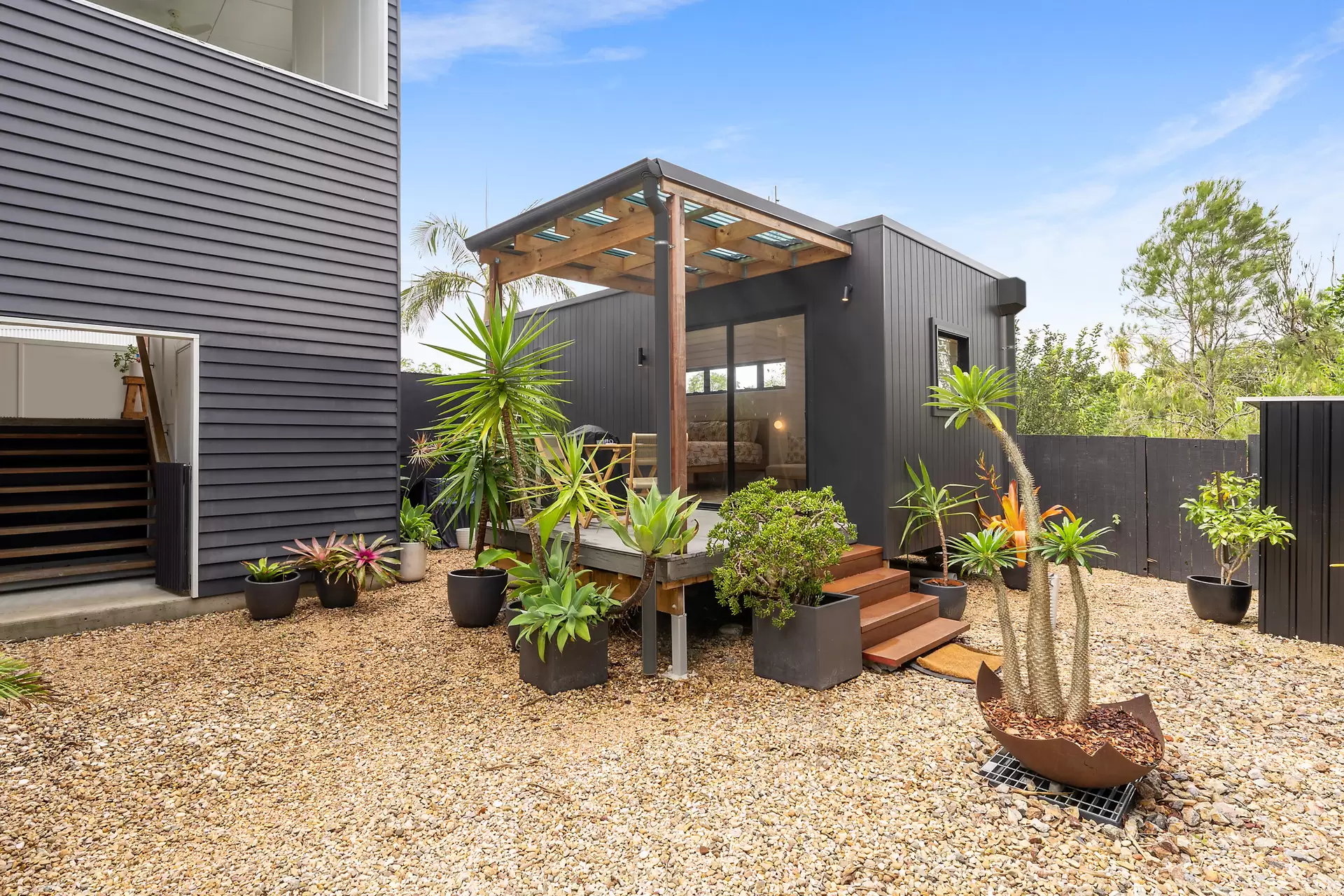 15 Kendall Street, Byron Bay Sold by Byron Bay Sotheby's International Realty - image 1