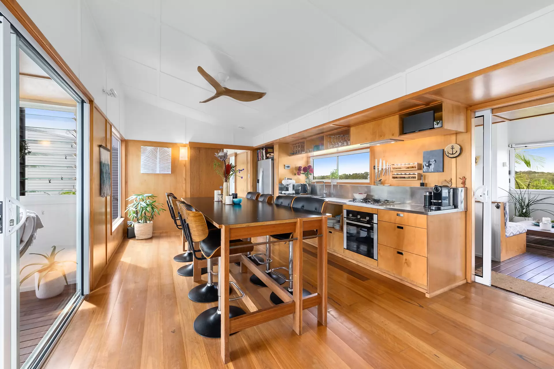 15 Kendall Street, Byron Bay Sold by Byron Bay Sotheby's International Realty - image 1