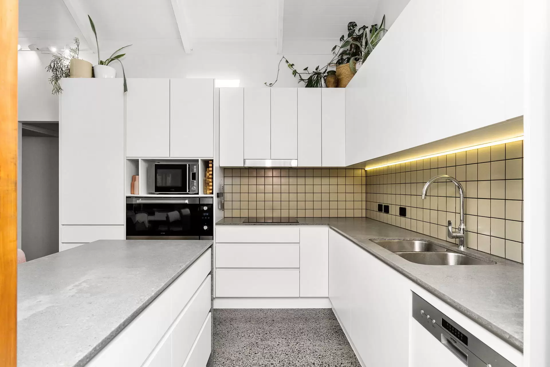21 Green Frog Lane, Bangalow Sold by Byron Bay Sotheby's International Realty - image 1