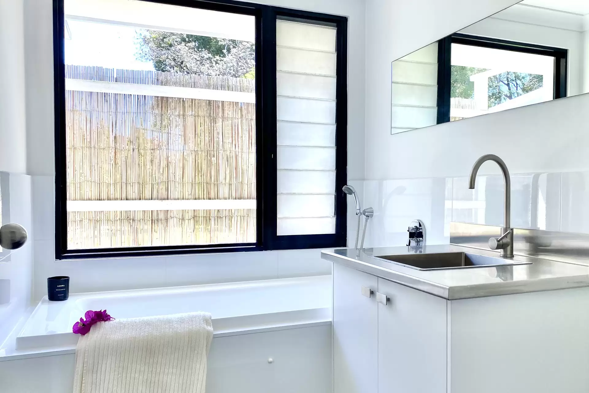 6 Cain Court, Byron Bay Sold by Byron Bay Sotheby's International Realty - image 1