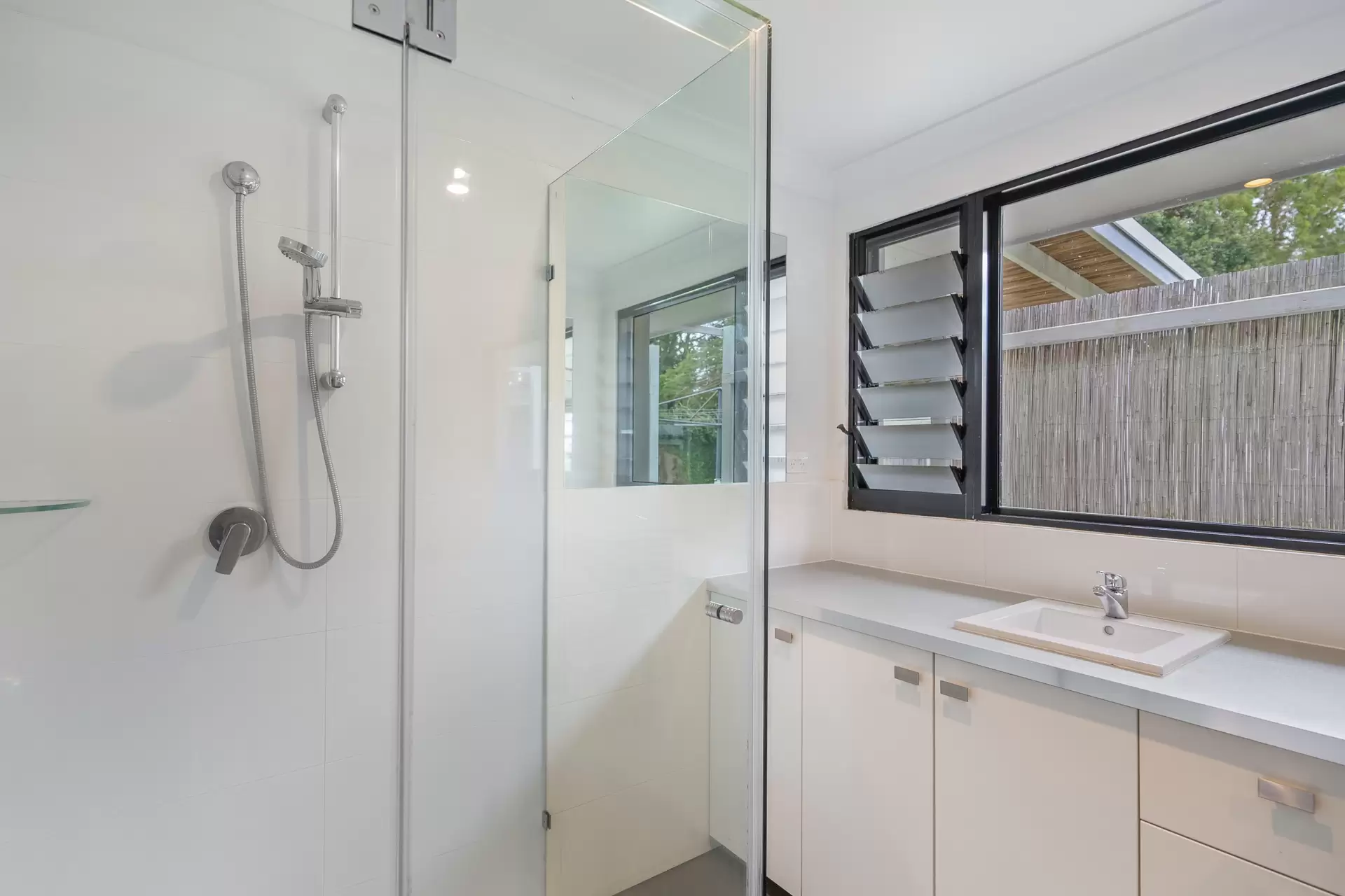 6 Cain Court, Byron Bay Sold by Byron Bay Sotheby's International Realty - image 1