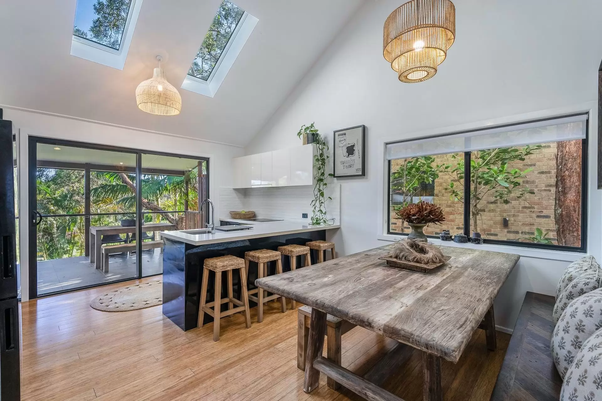 7 Scott Street, Byron Bay Sold by Byron Bay Sotheby's International Realty - image 1