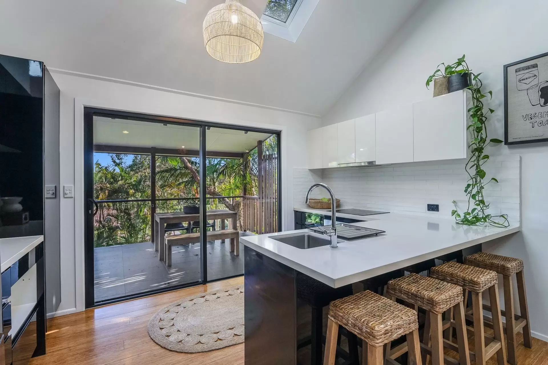 7 Scott Street, Byron Bay Sold by Byron Bay Sotheby's International Realty - image 1