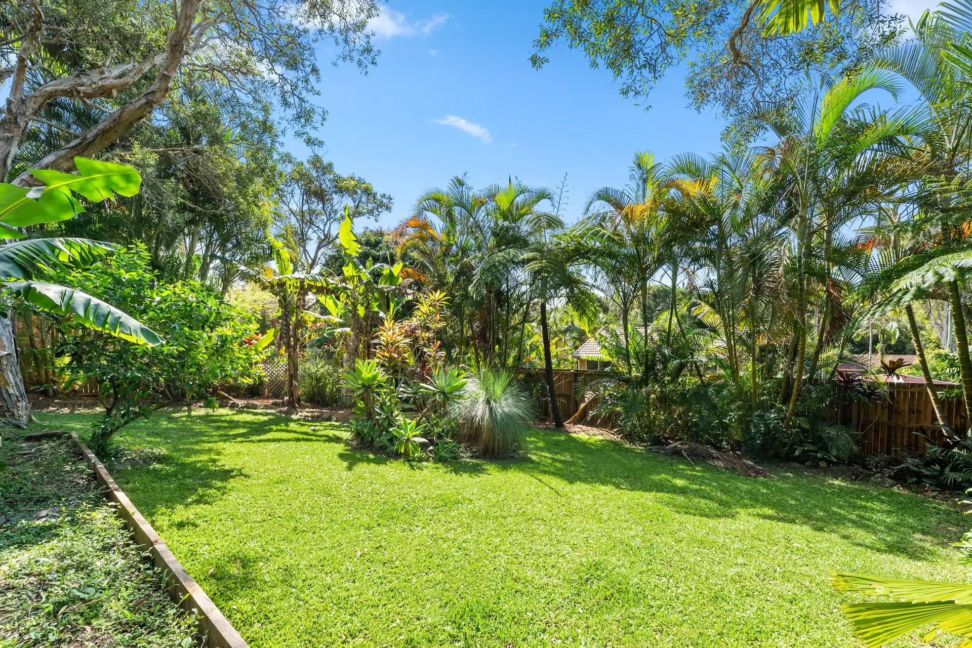 7 Scott Street, Byron Bay Sold by Byron Bay Sotheby's International Realty - image 1