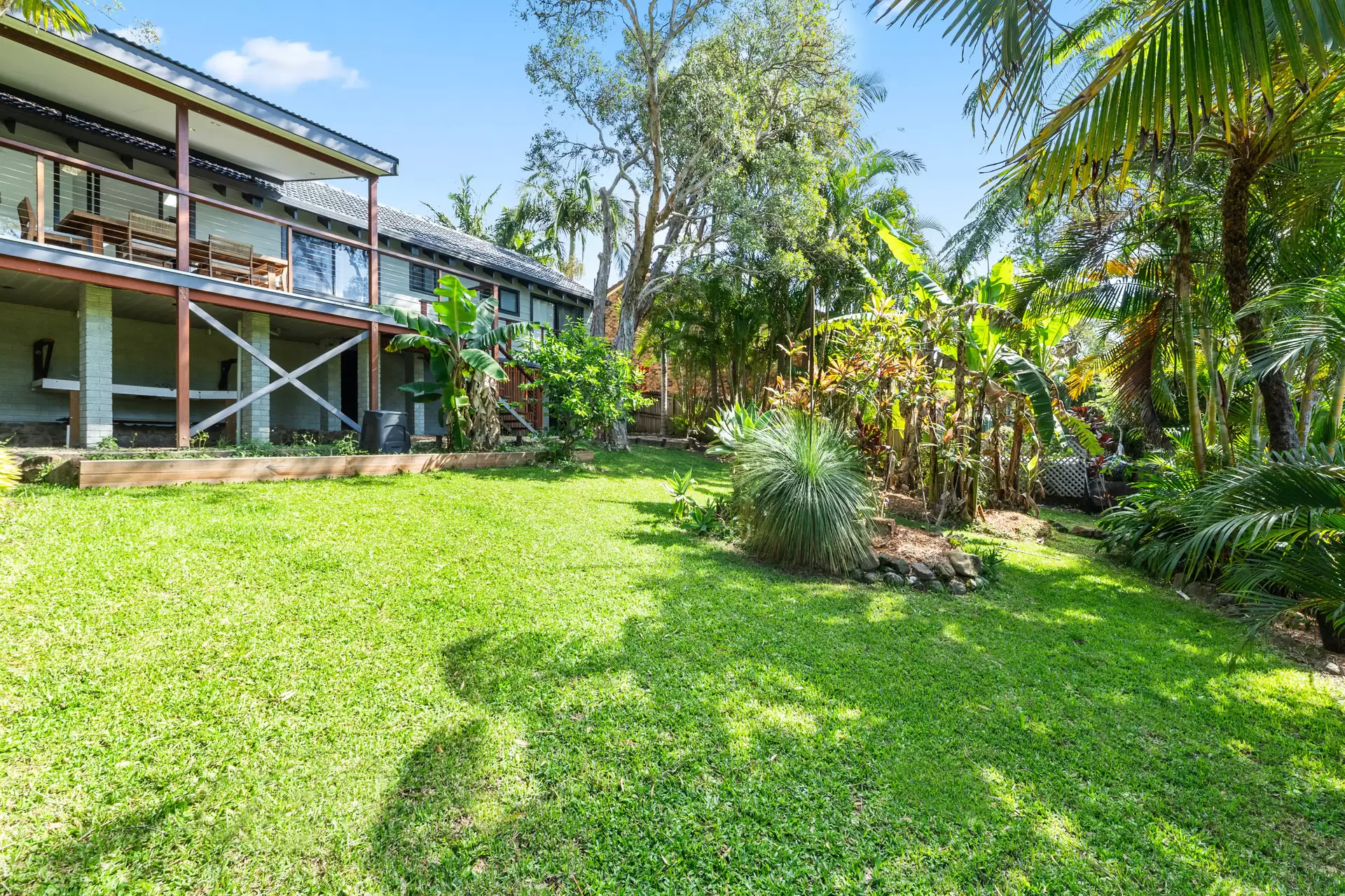 7 Scott Street, Byron Bay Sold by Byron Bay Sotheby's International Realty - image 1
